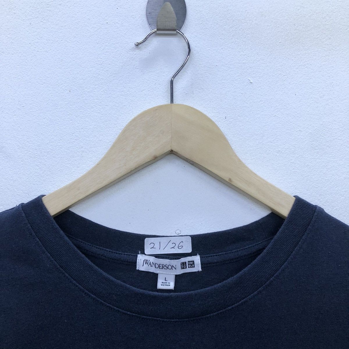 Designer × JW Anderson × Uniqlo J.W.Anderson X Uniqlo Designer Pocket Tshirt Size US L / EU 52-54 / 3 - 4 Thumbnail