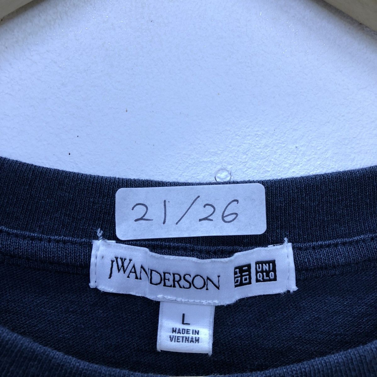 Designer × JW Anderson × Uniqlo J.W.Anderson X Uniqlo Designer Pocket Tshirt Size US L / EU 52-54 / 3 - 9 Thumbnail