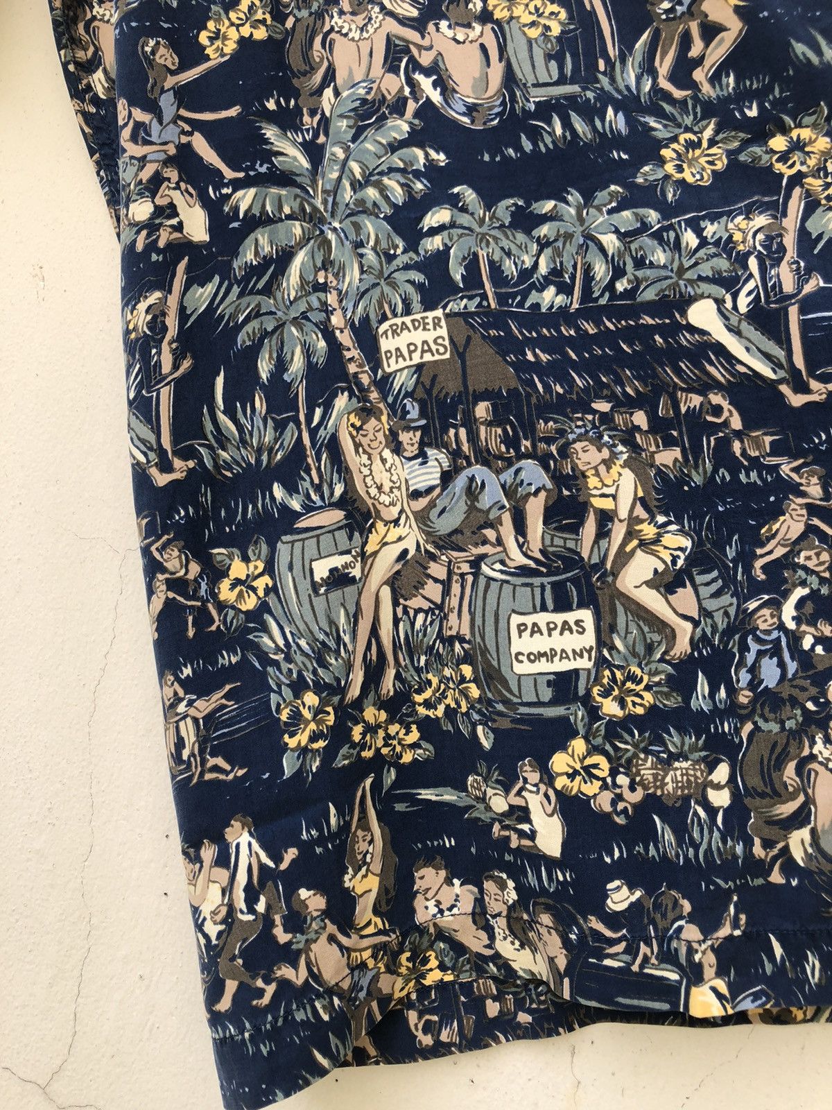 Mademoiselle Non Non Vintage Papas Island Japan Baggy Silk Hawaiian Shirt Size US L / EU 52-54 / 3 - 12 Thumbnail