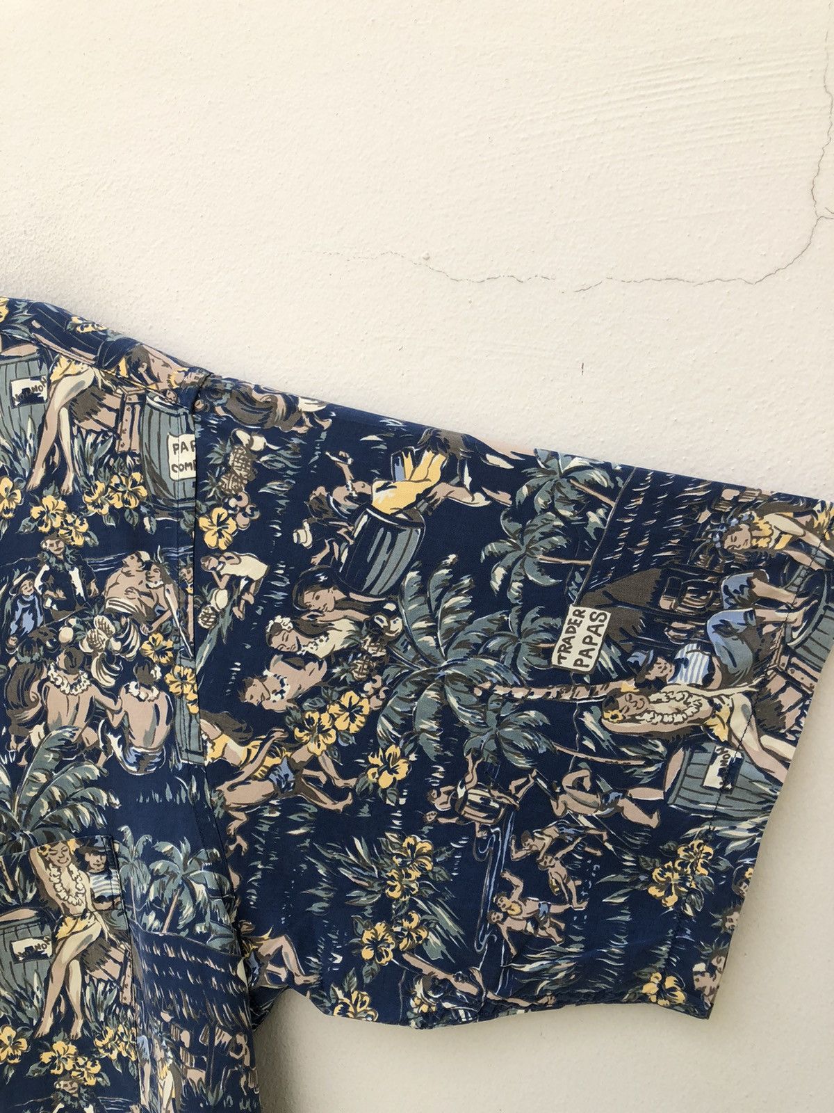 Mademoiselle Non Non Vintage Papas Island Japan Baggy Silk Hawaiian Shirt Size US L / EU 52-54 / 3 - 5 Thumbnail