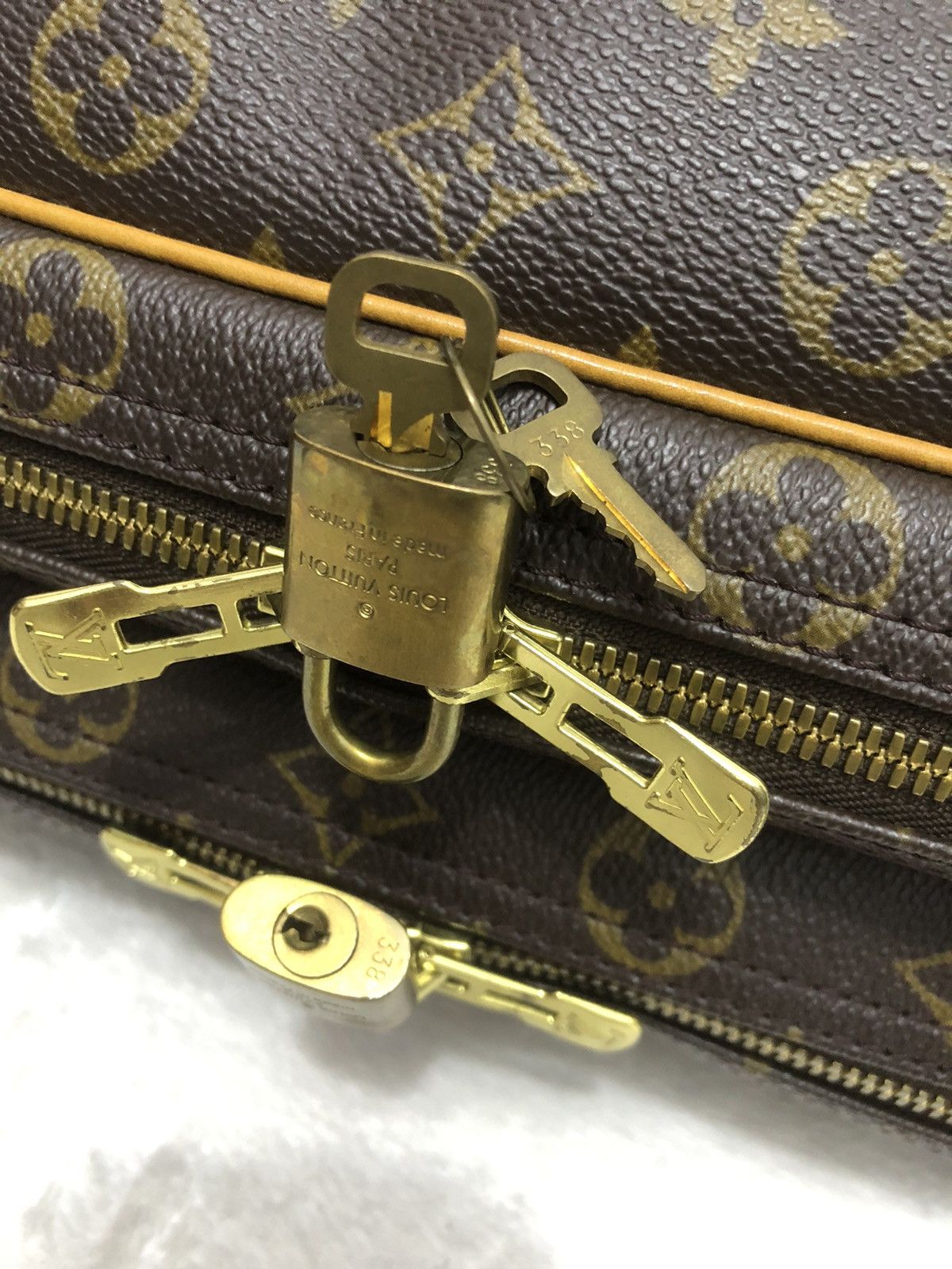 Louis Vuitton Louis Vuitton Monogram GM Shoulder Bag Size ONE SIZE - 14 Thumbnail