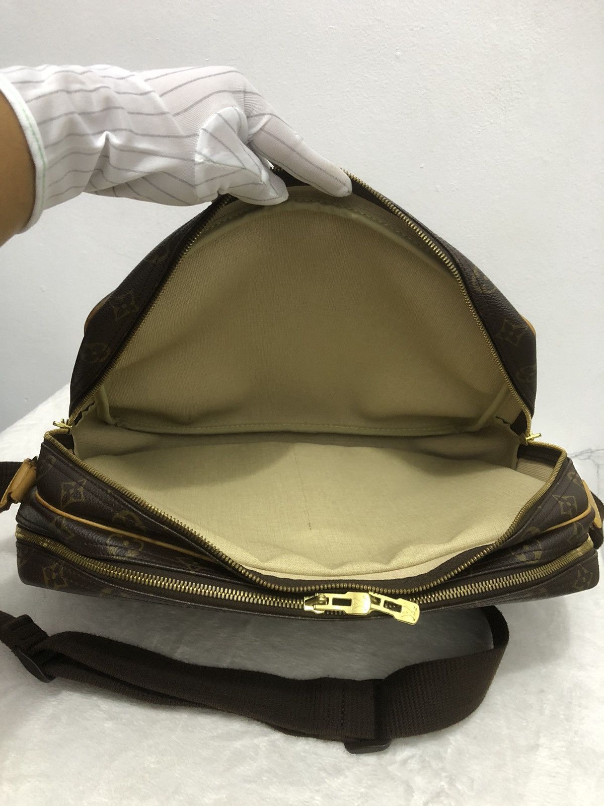 Louis Vuitton Louis Vuitton Monogram GM Shoulder Bag Size ONE SIZE - 18 Thumbnail