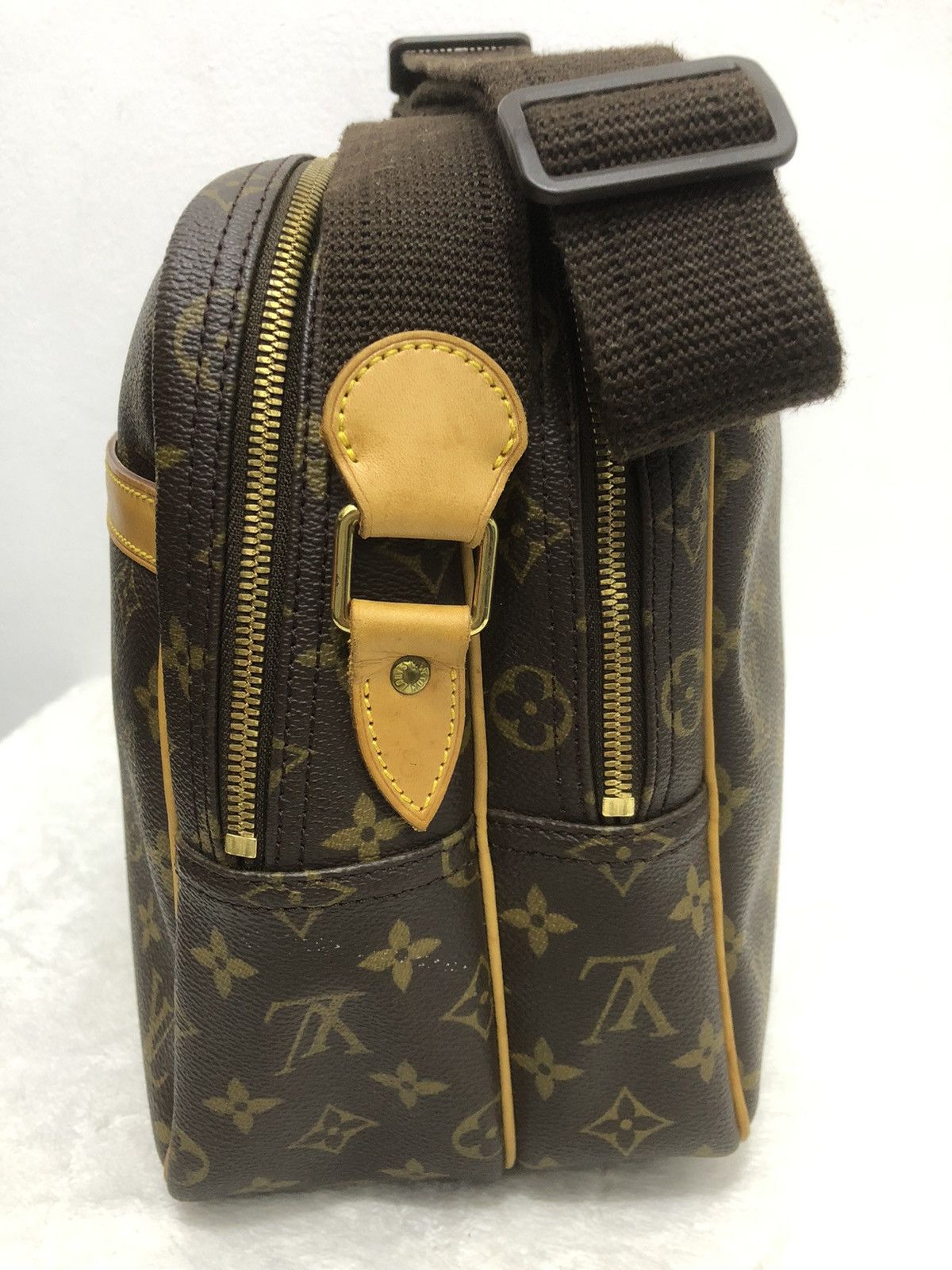 Louis Vuitton Louis Vuitton Monogram GM Shoulder Bag Size ONE SIZE - 7 Thumbnail