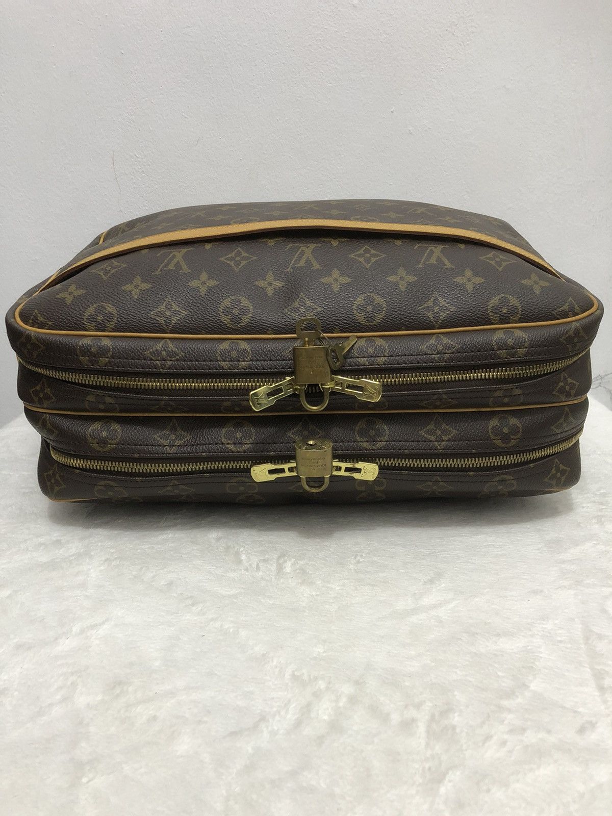 Louis Vuitton Louis Vuitton Monogram GM Shoulder Bag Size ONE SIZE - 8 Thumbnail
