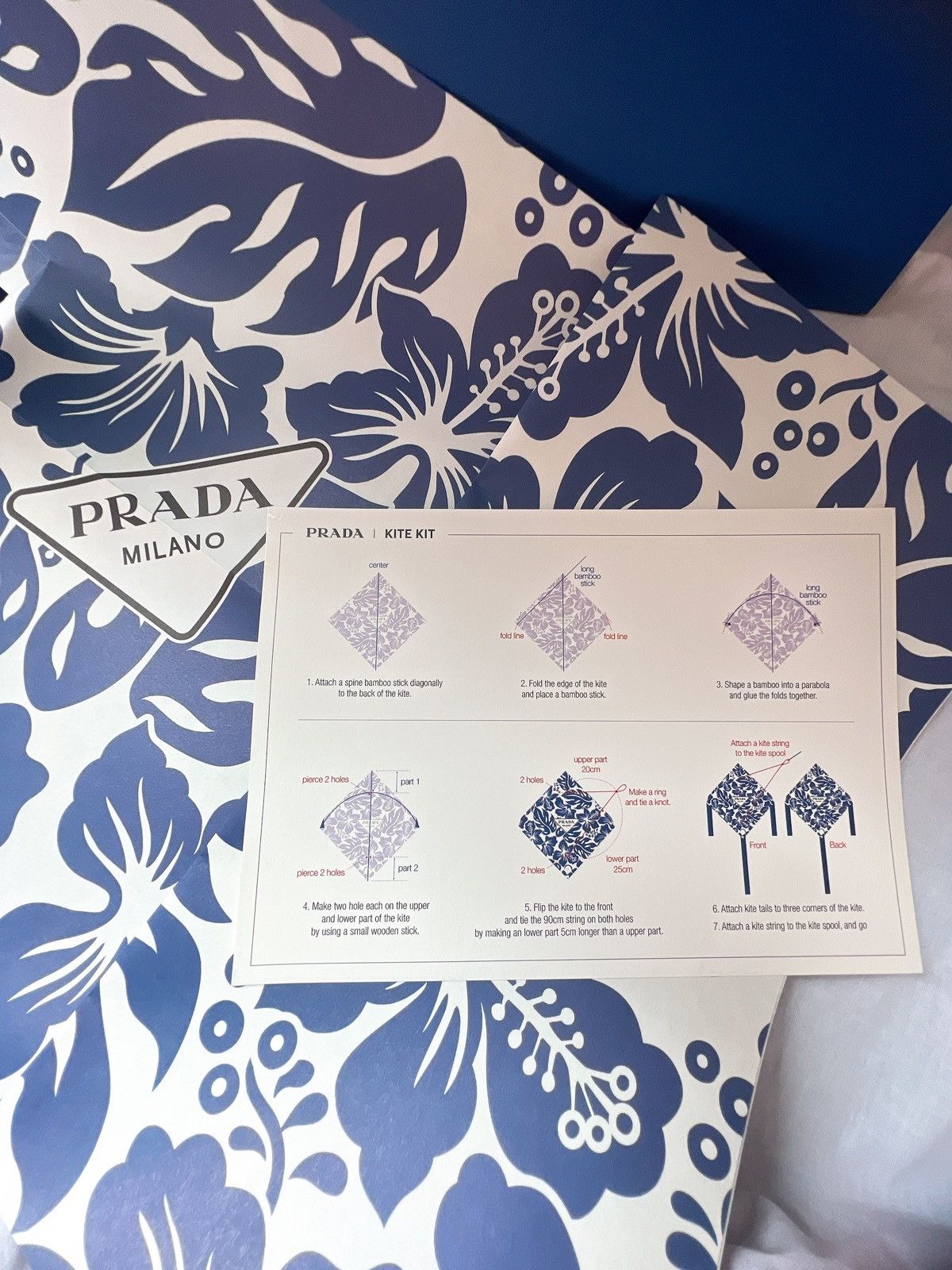 Prada Rare!! VIP Prada floral Kite Kit Gift Set Size ONE SIZE - 3 Thumbnail