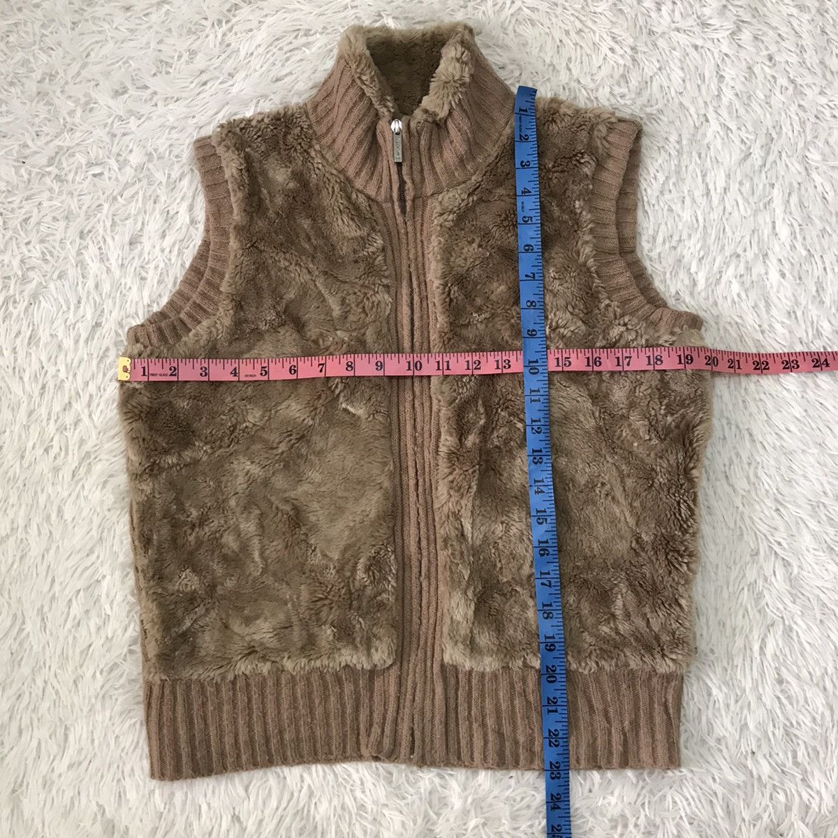 Krizia Uomo Rare Fake Fur Vest By Krizia Size US L / EU 52-54 / 3 - 12 Thumbnail