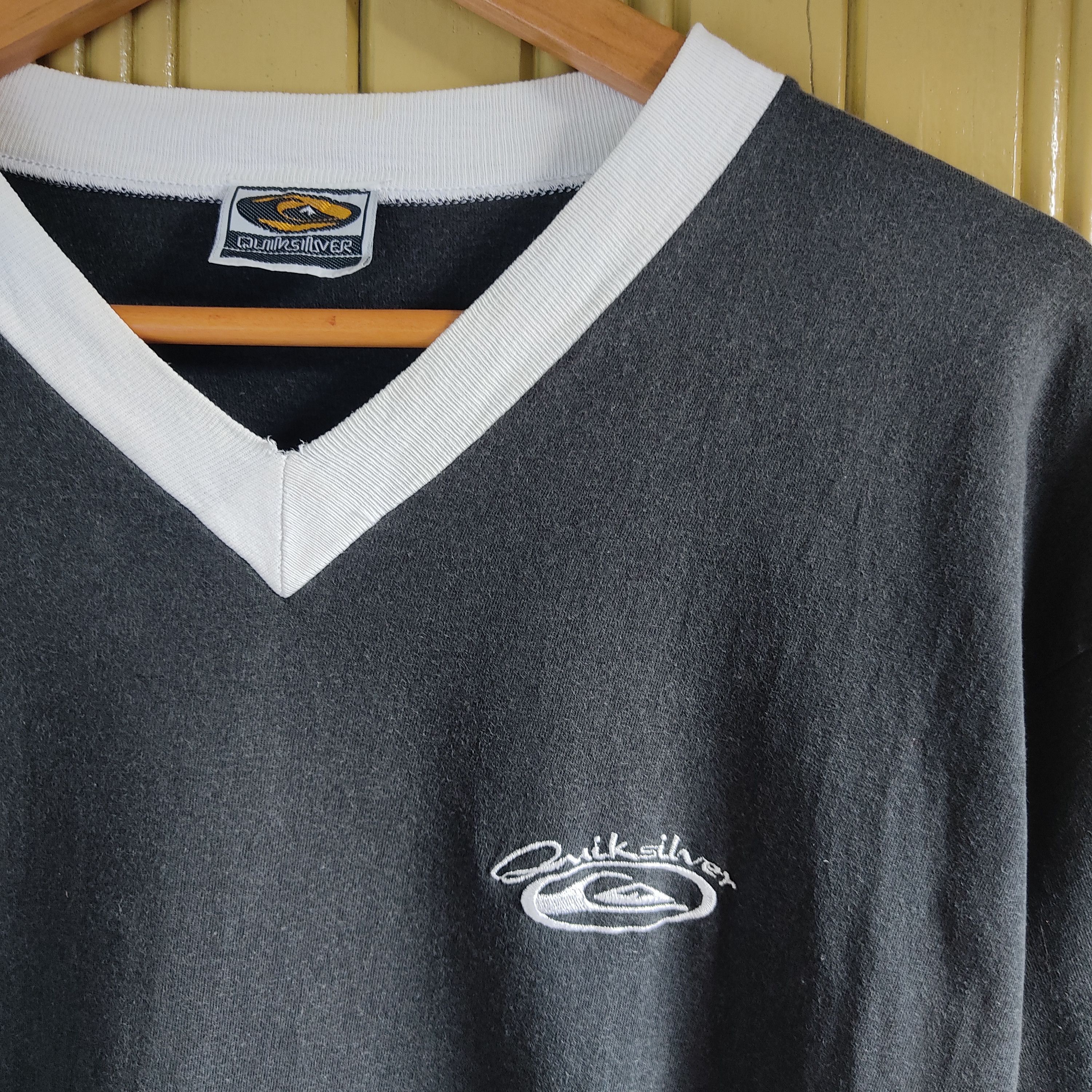 Quiksilver Vintage Quiksilver Vneck Made In Japan Single Stitch Size US M / EU 48-50 / 2 - 2 Thumbnail