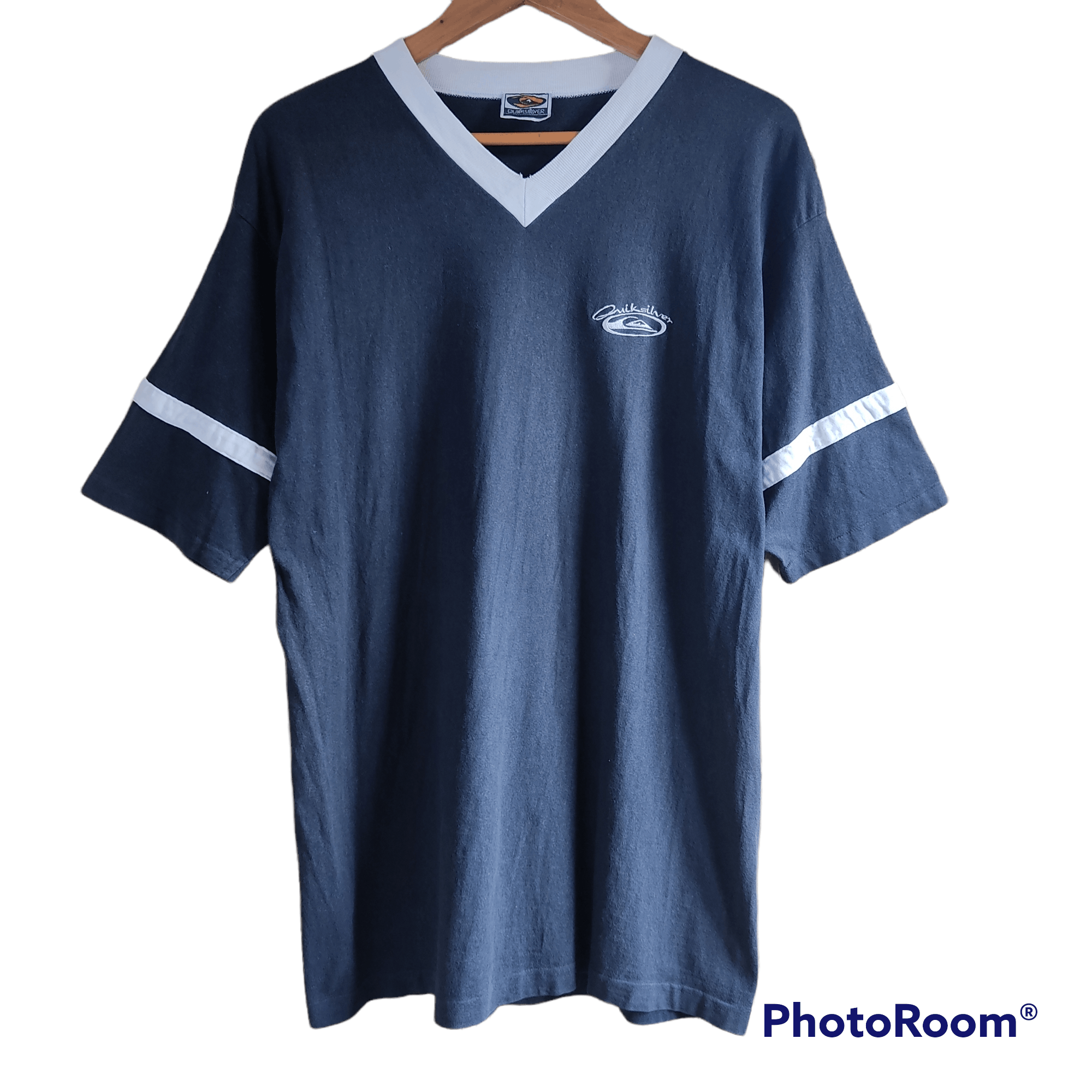 Quiksilver Vintage Quiksilver Vneck Made In Japan Single Stitch Size US M / EU 48-50 / 2 - 1 Thumbnail