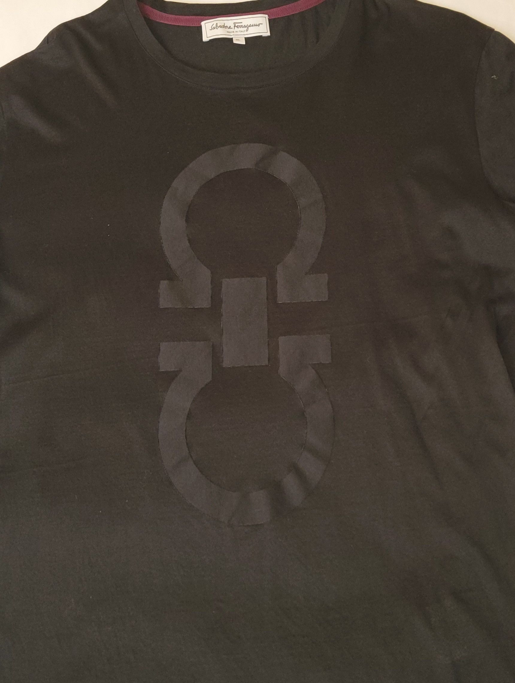Salvatore Ferragamo Slim fit Tonal Gancio-patch Logo T-shirt tee gancini Size US XL / EU 56 / 4 - 4 Thumbnail