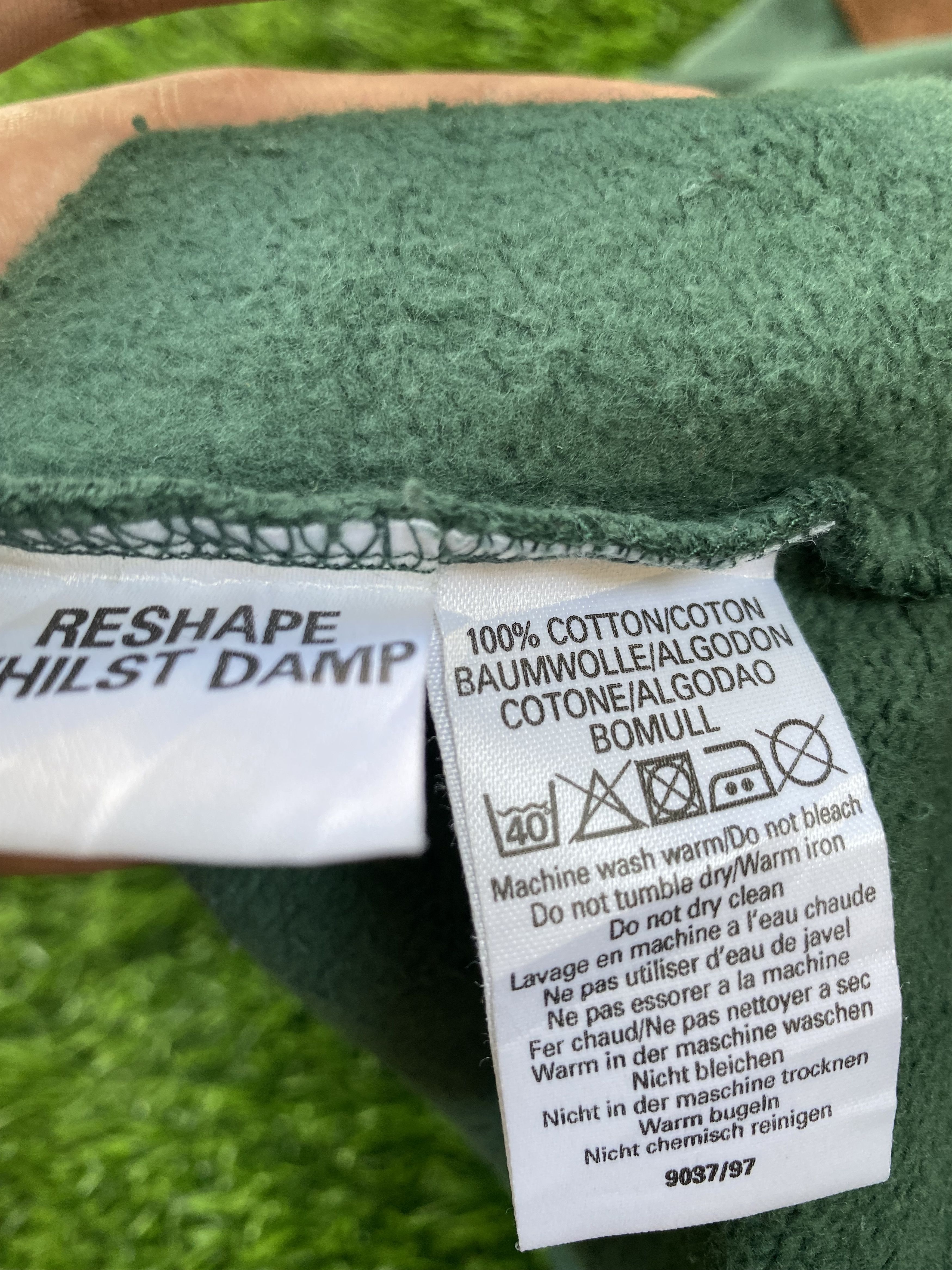 Burberry VIntage Burberry Sweatshirt Size US S / EU 44-46 / 1 - 6 Thumbnail