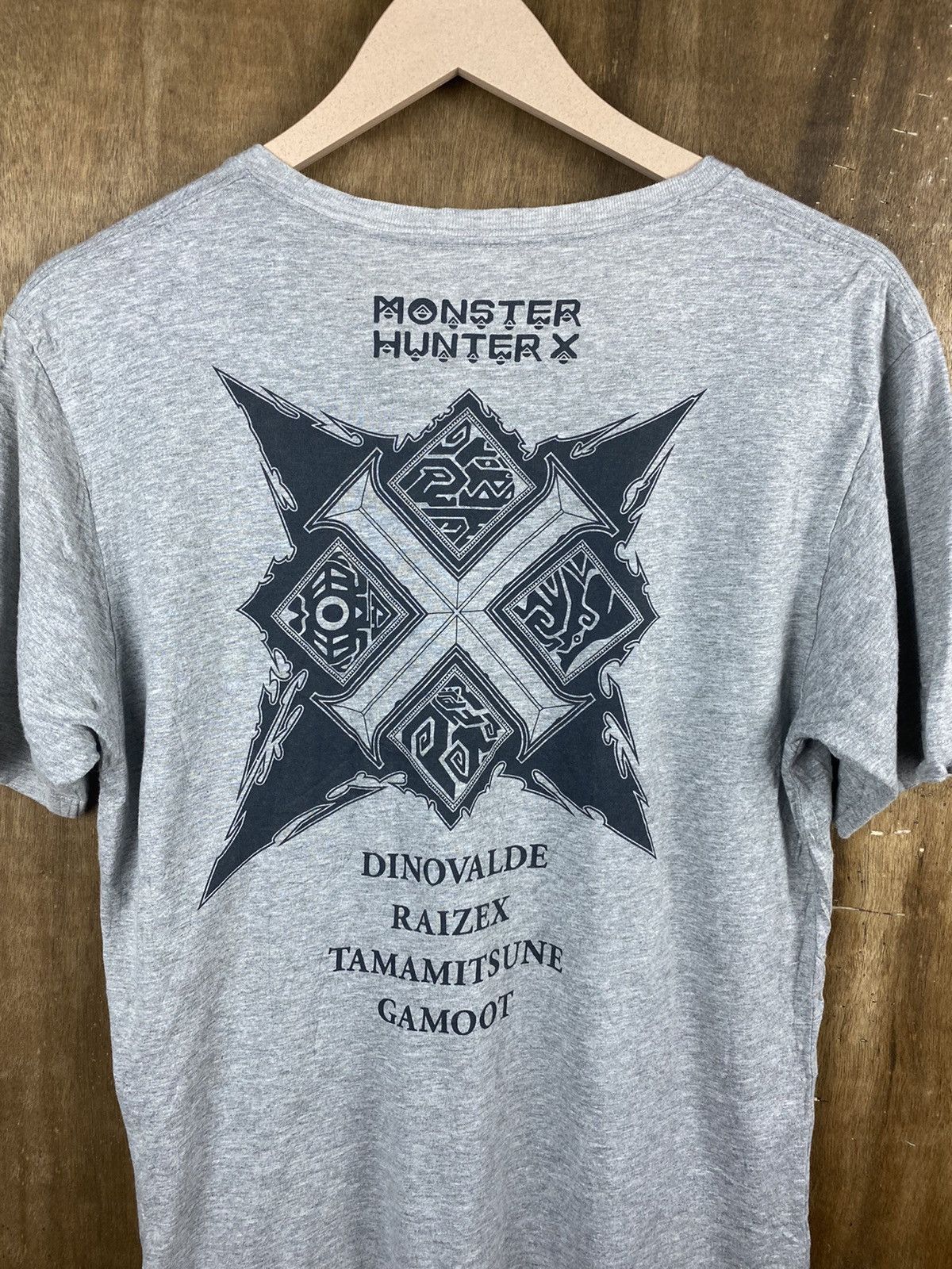 Japanese Brand × Uniqlo Monster x Hunter X Uniqlo japan Short Sleeve T-Shirt #Z045 Size US M / EU 48-50 / 2 - 2 Thumbnail