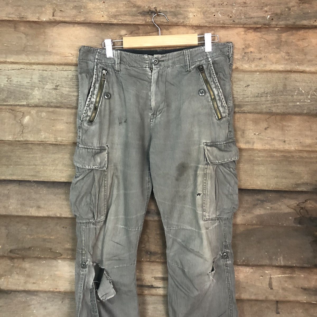 Japanese Brand Japanese Brand Distressed Cargo Multipocket Pants #H365 Size US 32 / EU 48 - 2 Thumbnail
