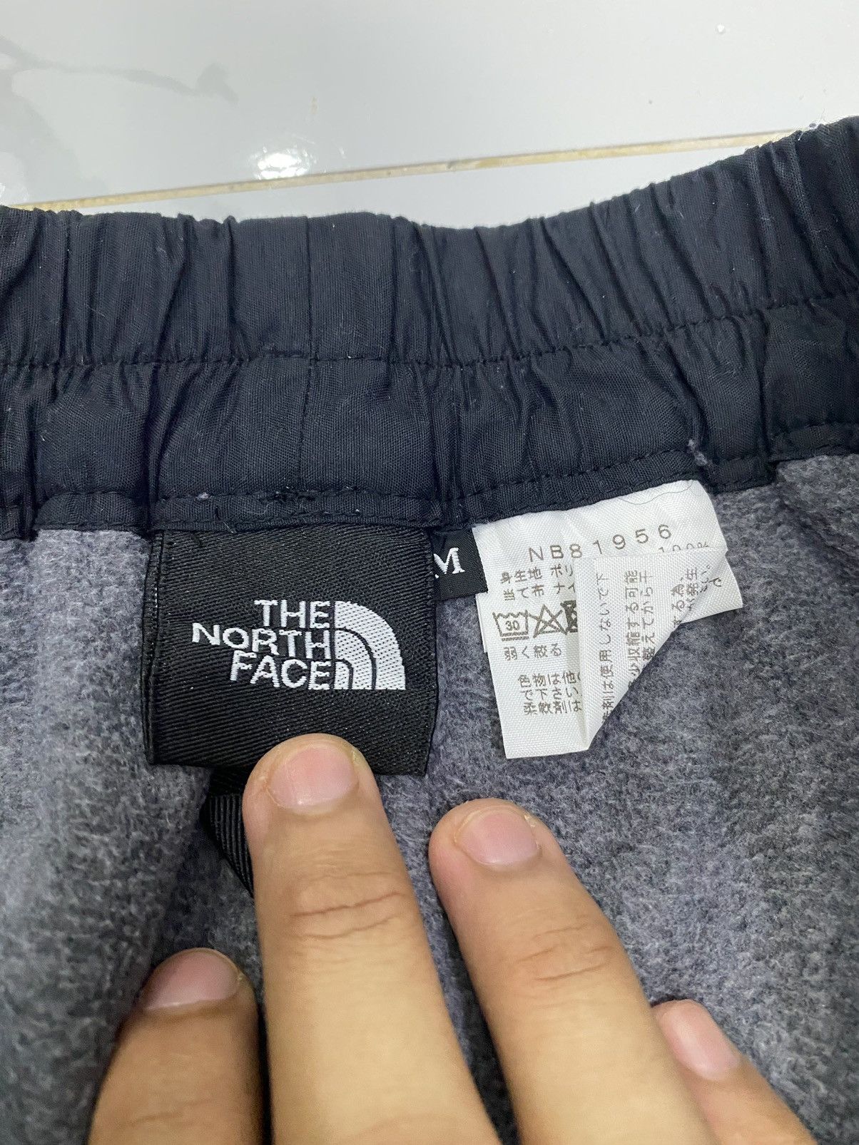 The North Face 🔥THE NORTH FACE 🇯🇵 HYBRID NYLON FLEECE SWEATPANTS/JOGGER Size US 28 / EU 44 - 9 Thumbnail