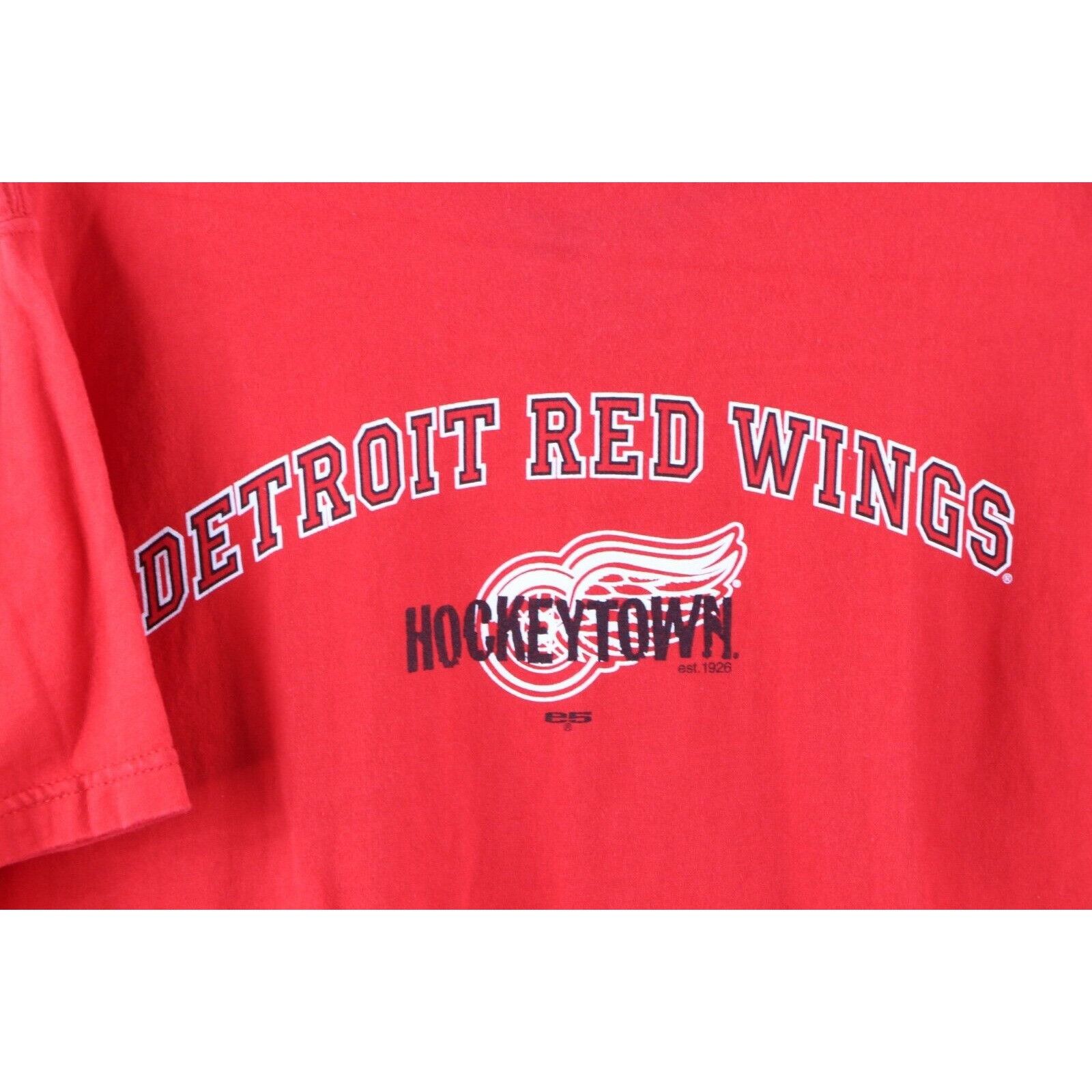 Vintage Vintage 90s Detroit Red Wings Hockey Spell Out T-Shirt Size US L / EU 52-54 / 3 - 4 Thumbnail