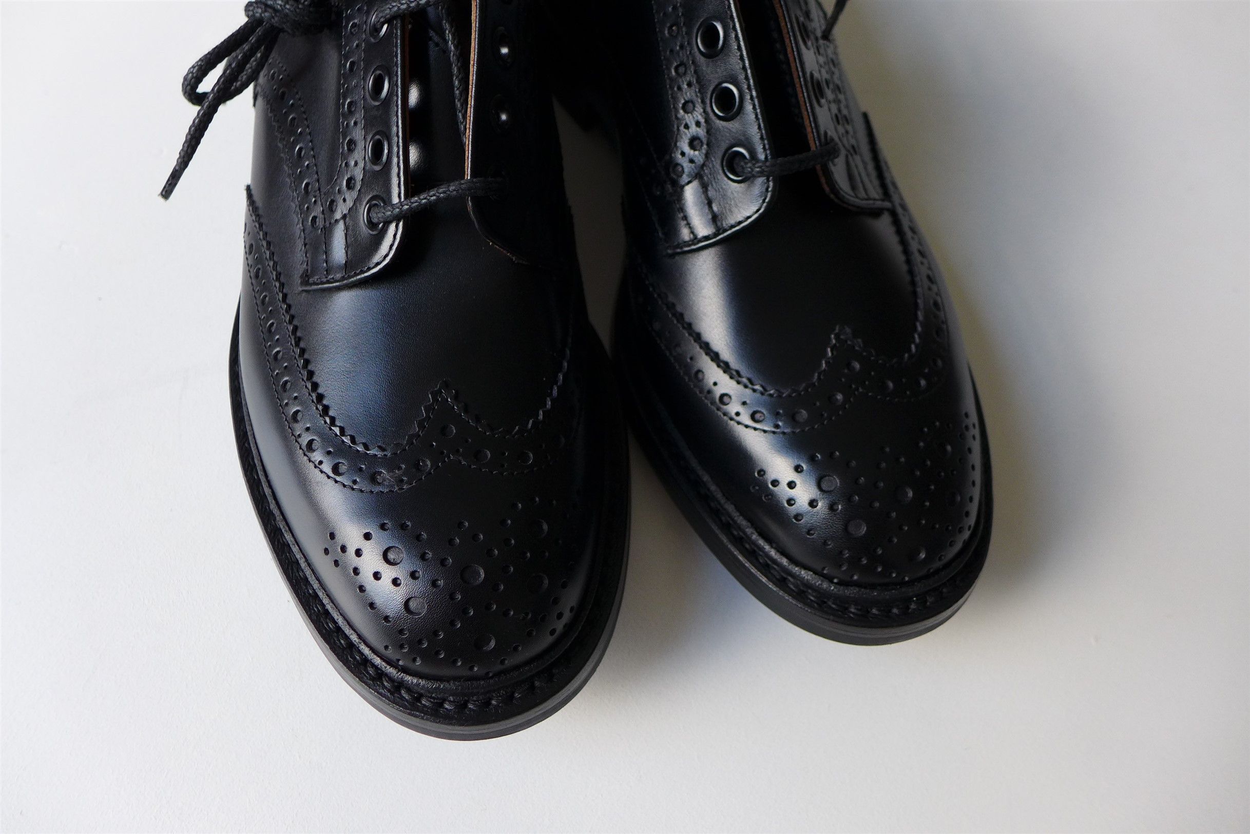 Tricker's Trickers Bourton Brogue Shoe - Black Calf Leather Size US 9 / EU 42 - 7 Thumbnail