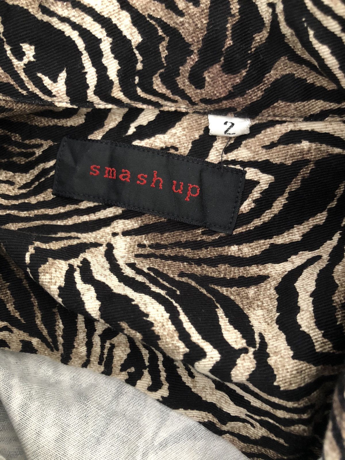 Vintage Vintage 90s Smash Up Japan Bengal Tiger Button Shirt Size US M / EU 48-50 / 2 - 13 Thumbnail