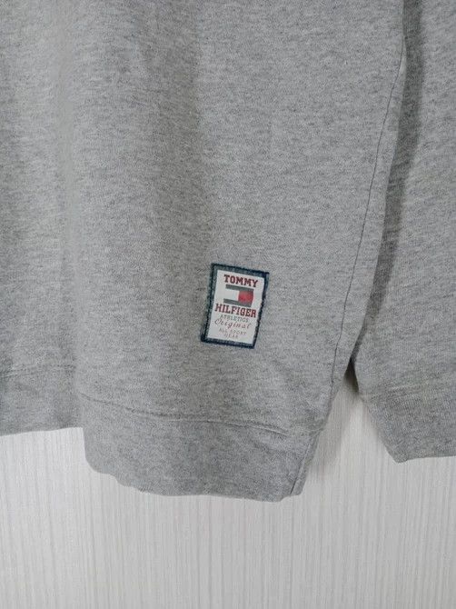 Tommy Hilfiger VINTAGE 90'S TOMMY HILFIGER BIG LOGO CREWNECK SWEATSHIRT Size US L / EU 52-54 / 3 - 4 Thumbnail