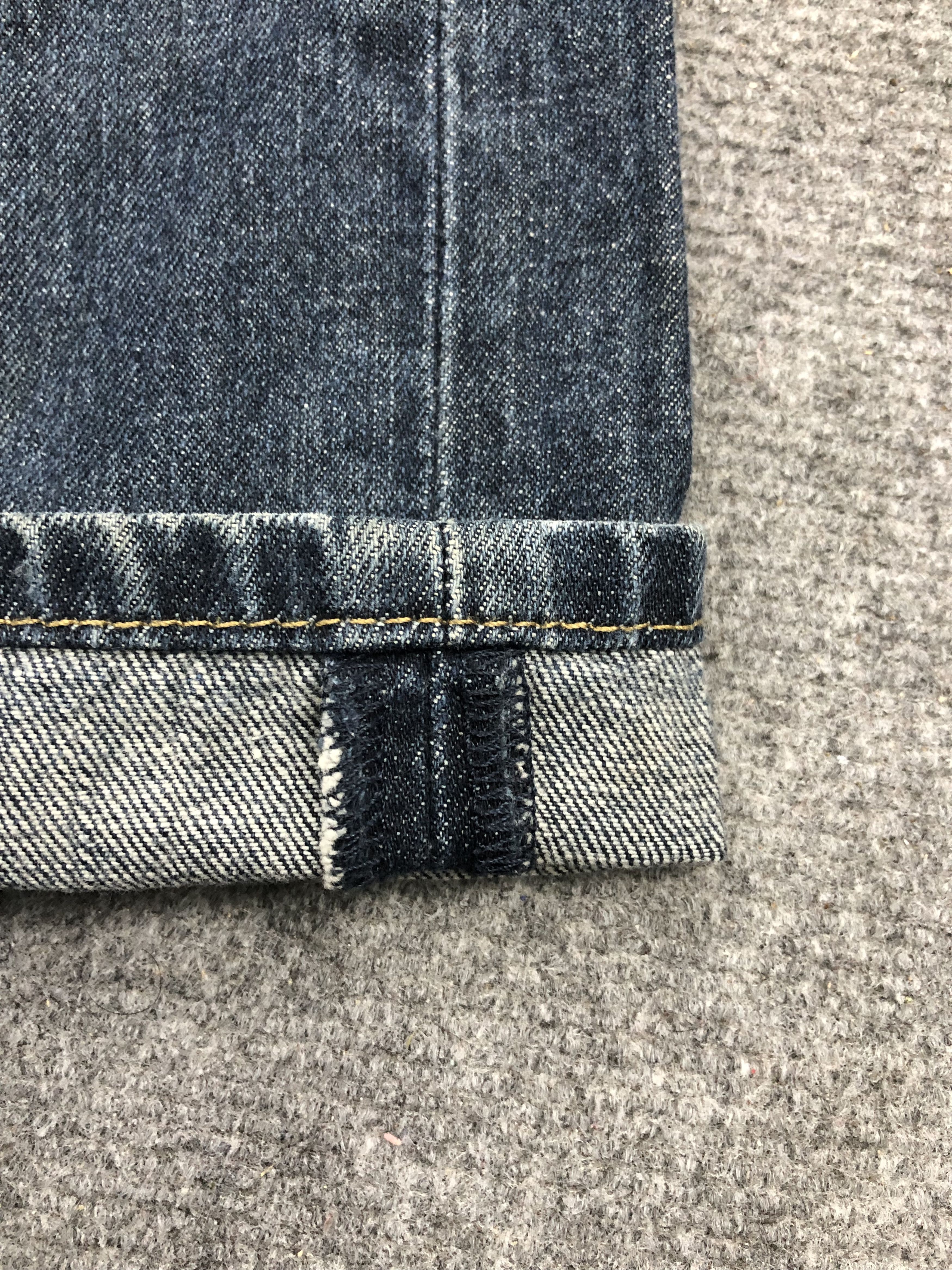 Levi's Vintage Levis 559 Blue Denim Jeans DP1562 Size US 35 - 9 Thumbnail