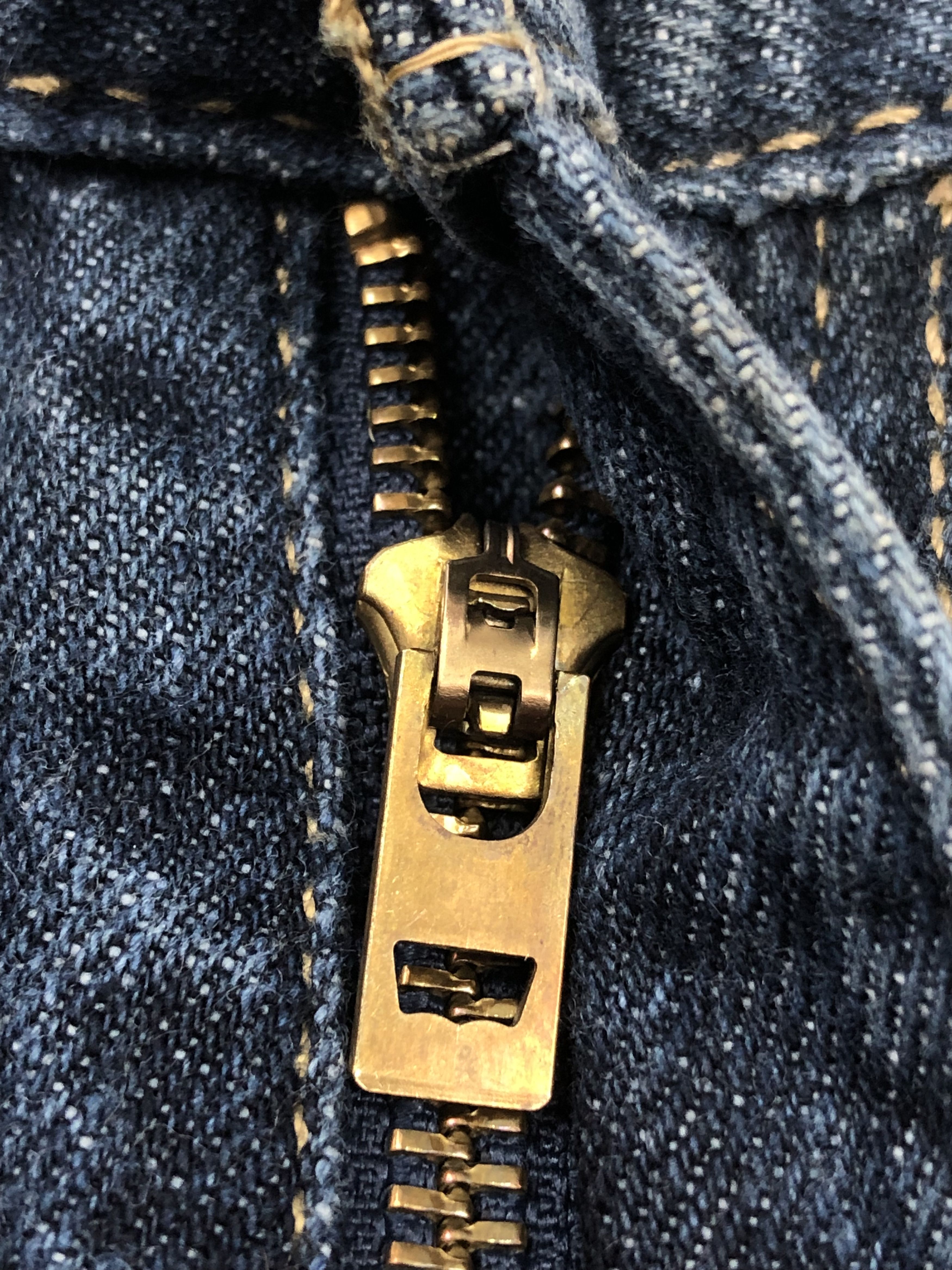 Levi's Vintage Levis 559 Blue Denim Jeans DP1562 Size US 35 - 11 Thumbnail
