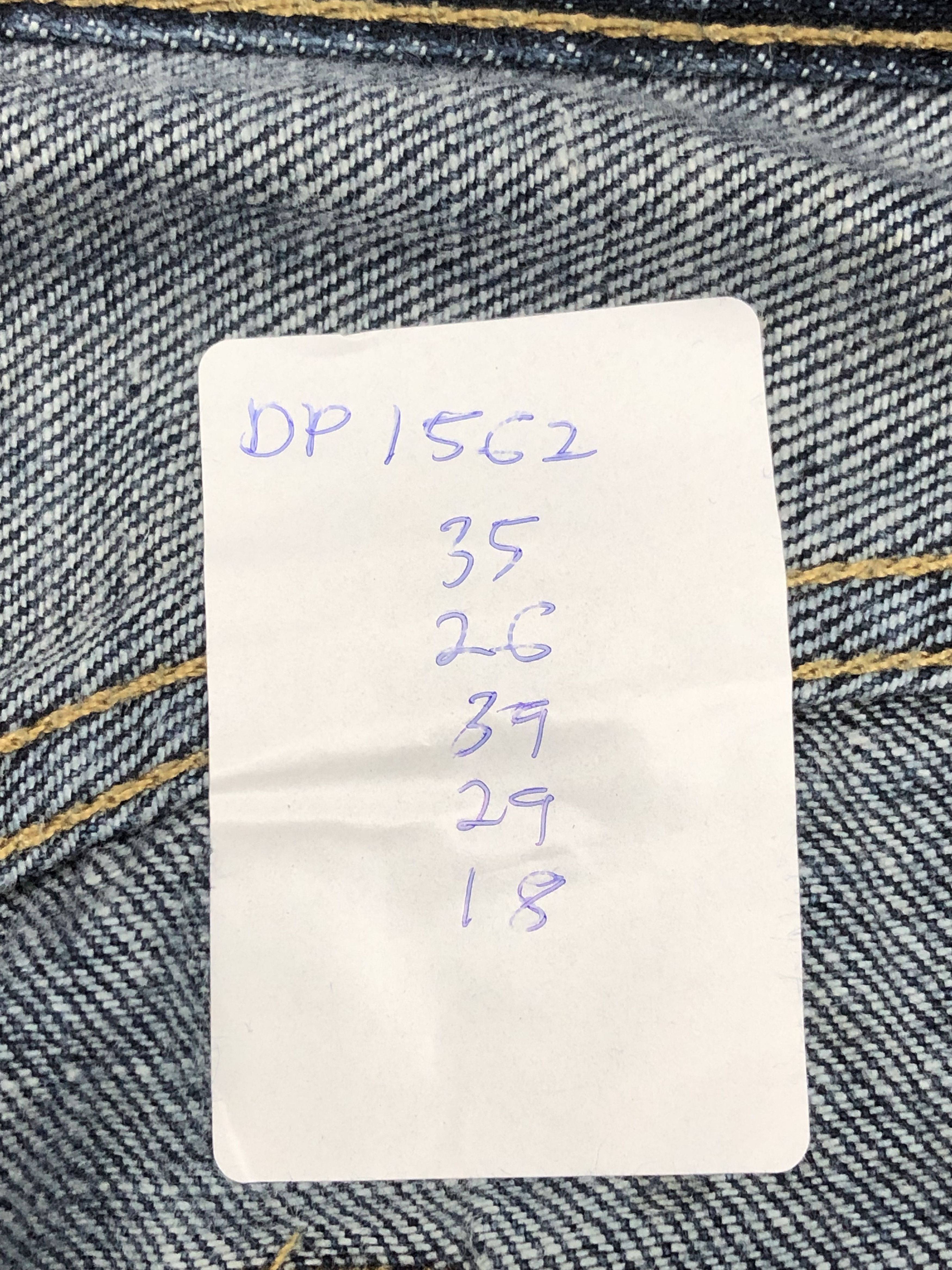 Levi's Vintage Levis 559 Blue Denim Jeans DP1562 Size US 35 - 13 Thumbnail