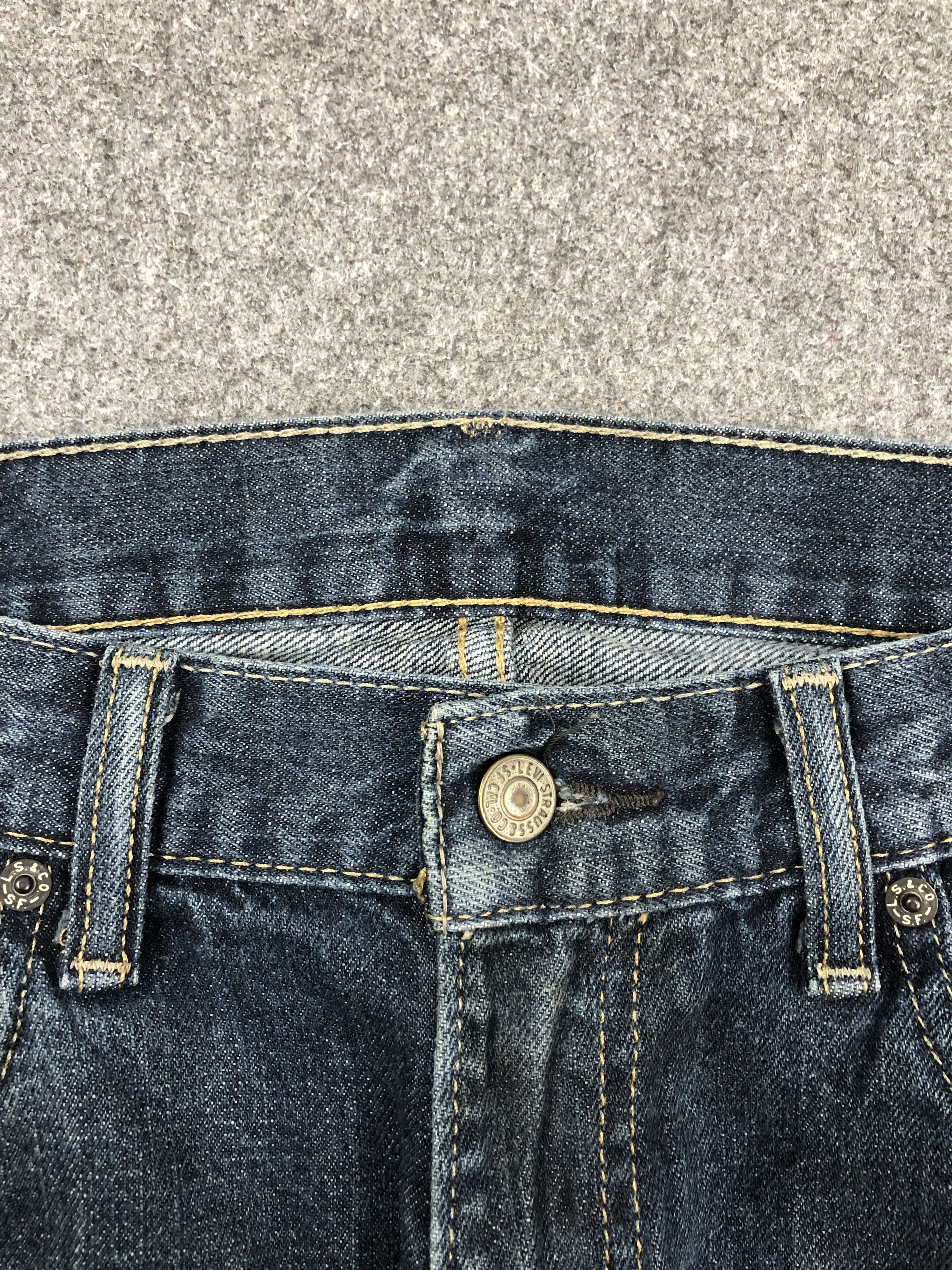 Levi's Vintage Levis 559 Blue Denim Jeans DP1562 Size US 35 - 10 Thumbnail