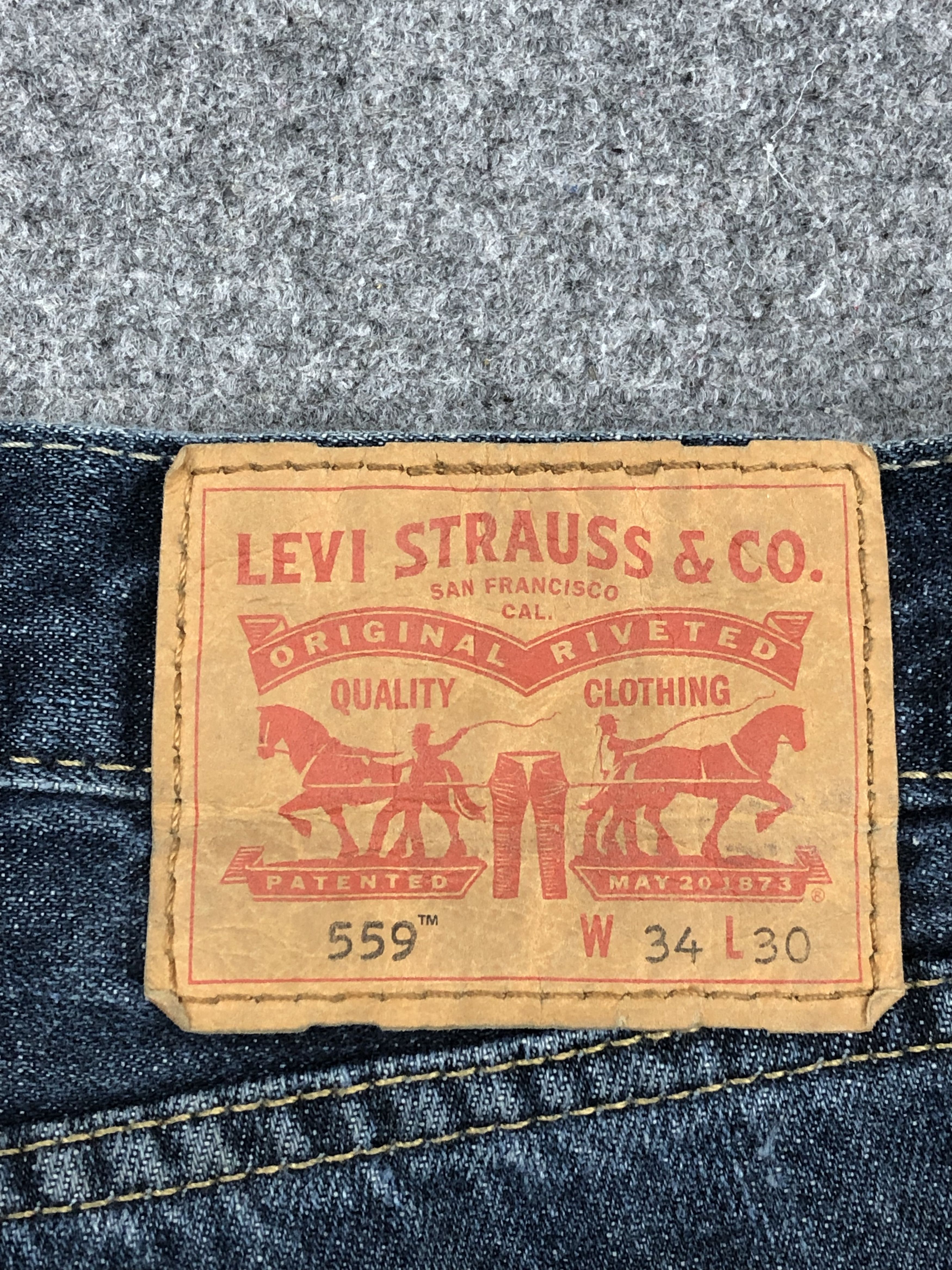 Levi's Vintage Levis 559 Blue Denim Jeans DP1562 Size US 35 - 5 Thumbnail