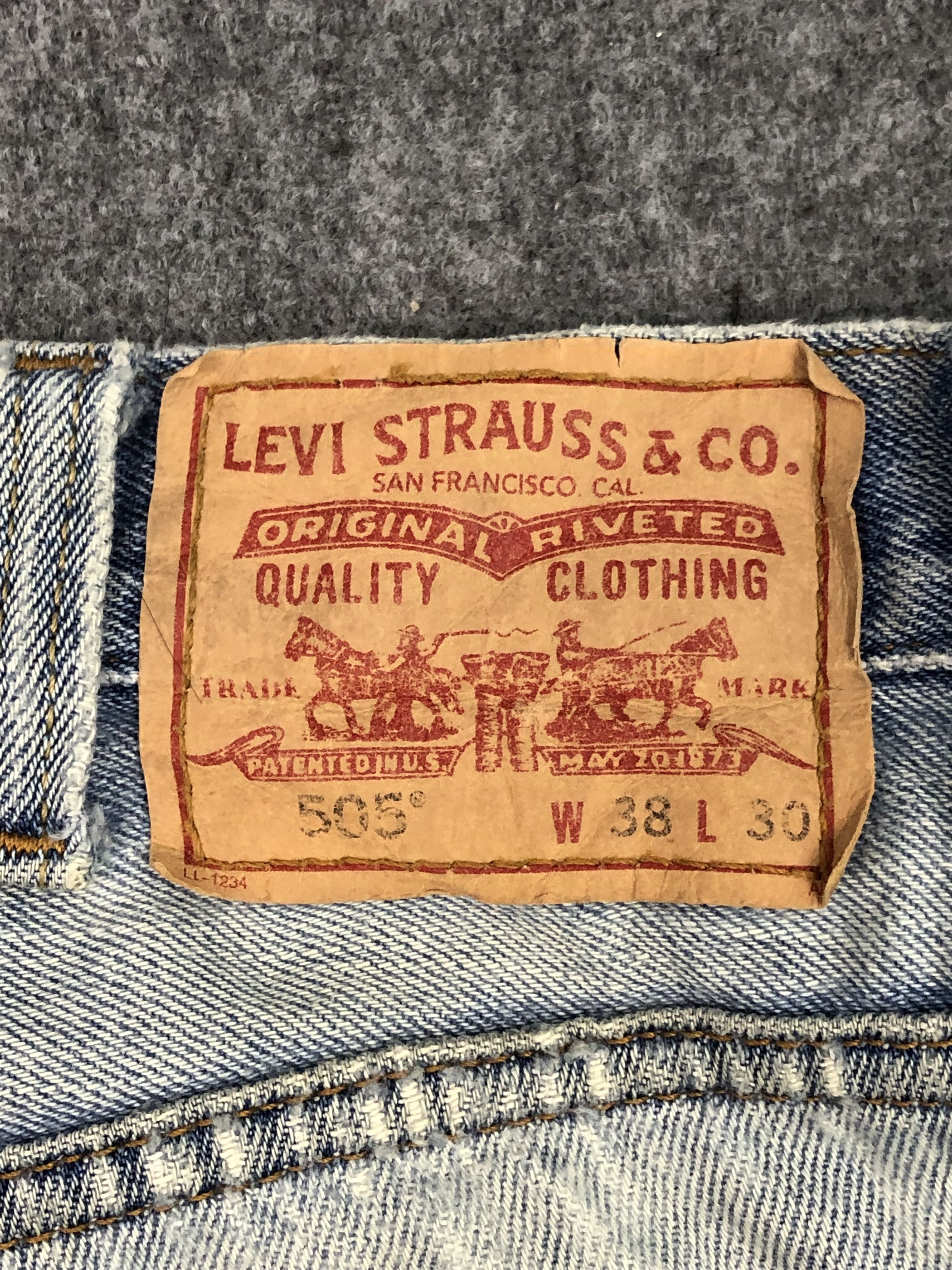 Levi's Vintage Levis 505 Regular Fit Lightwash Jeans DP0350 Size US 40 / EU 56 - 5 Thumbnail