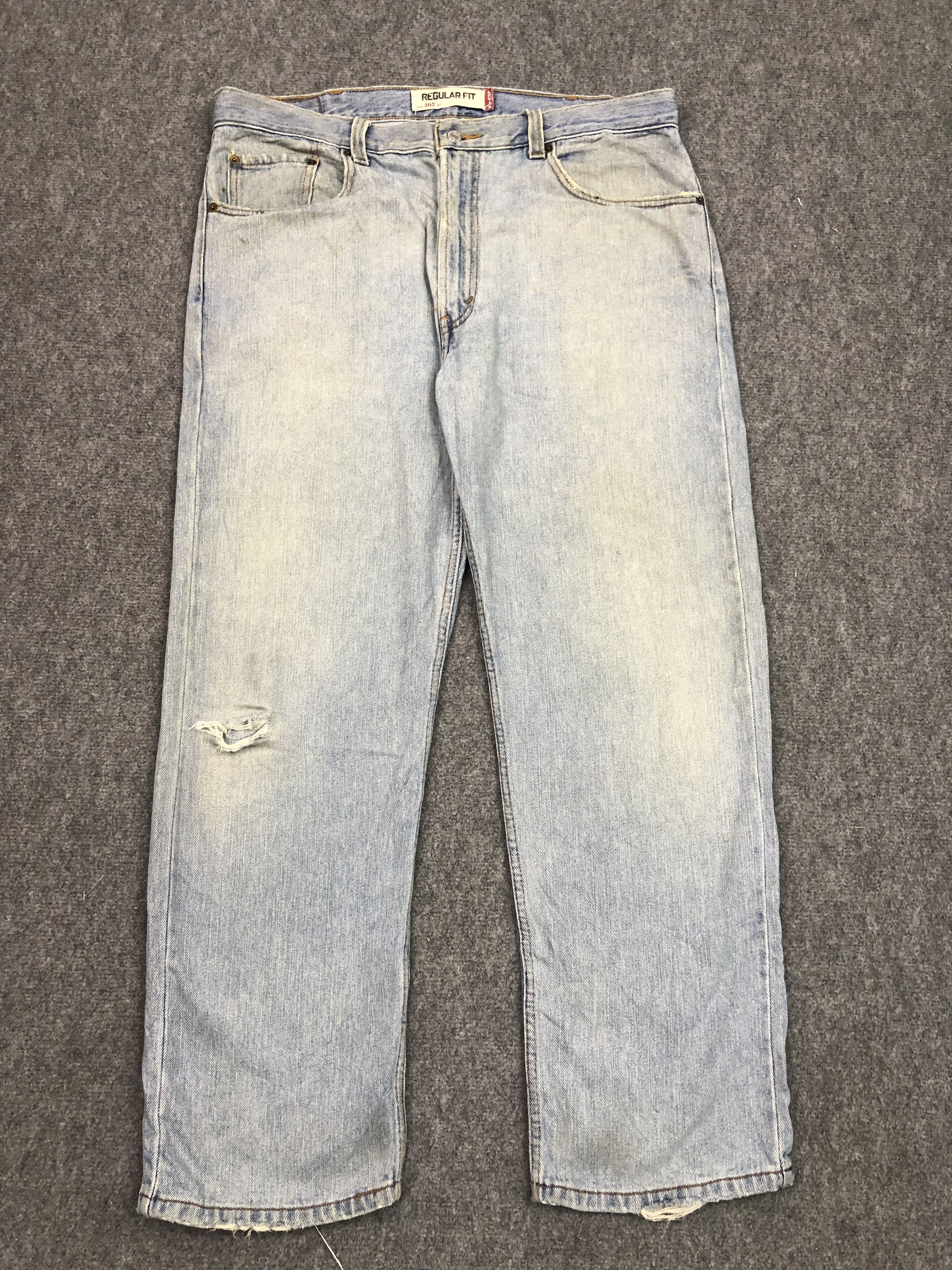 Levi's Vintage Levis 505 Regular Fit Lightwash Jeans DP0350 Size US 40 / EU 56 - 1 Thumbnail