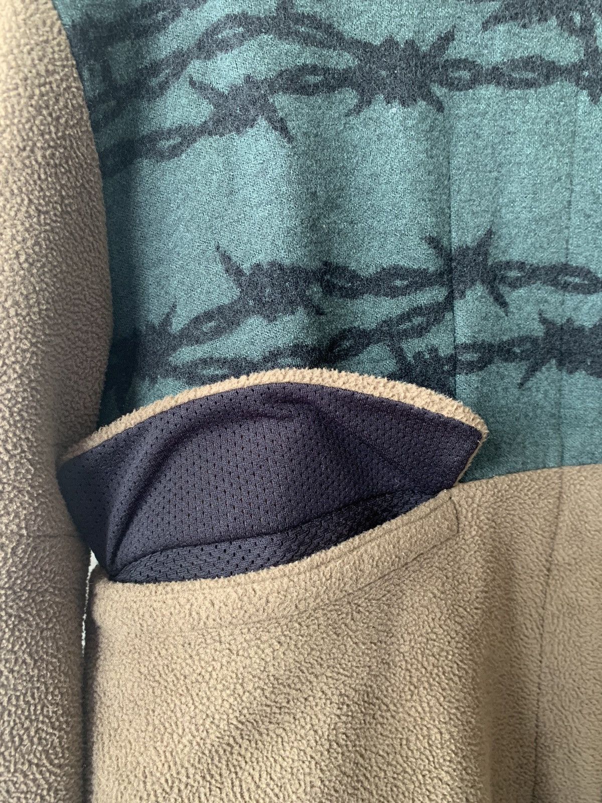 Jun Takahashi Undercover UNDAKOVRIST AW96 “Wire” Barbed Wire Fleece Jacket Size US M / EU 48-50 / 2 - 8 Thumbnail