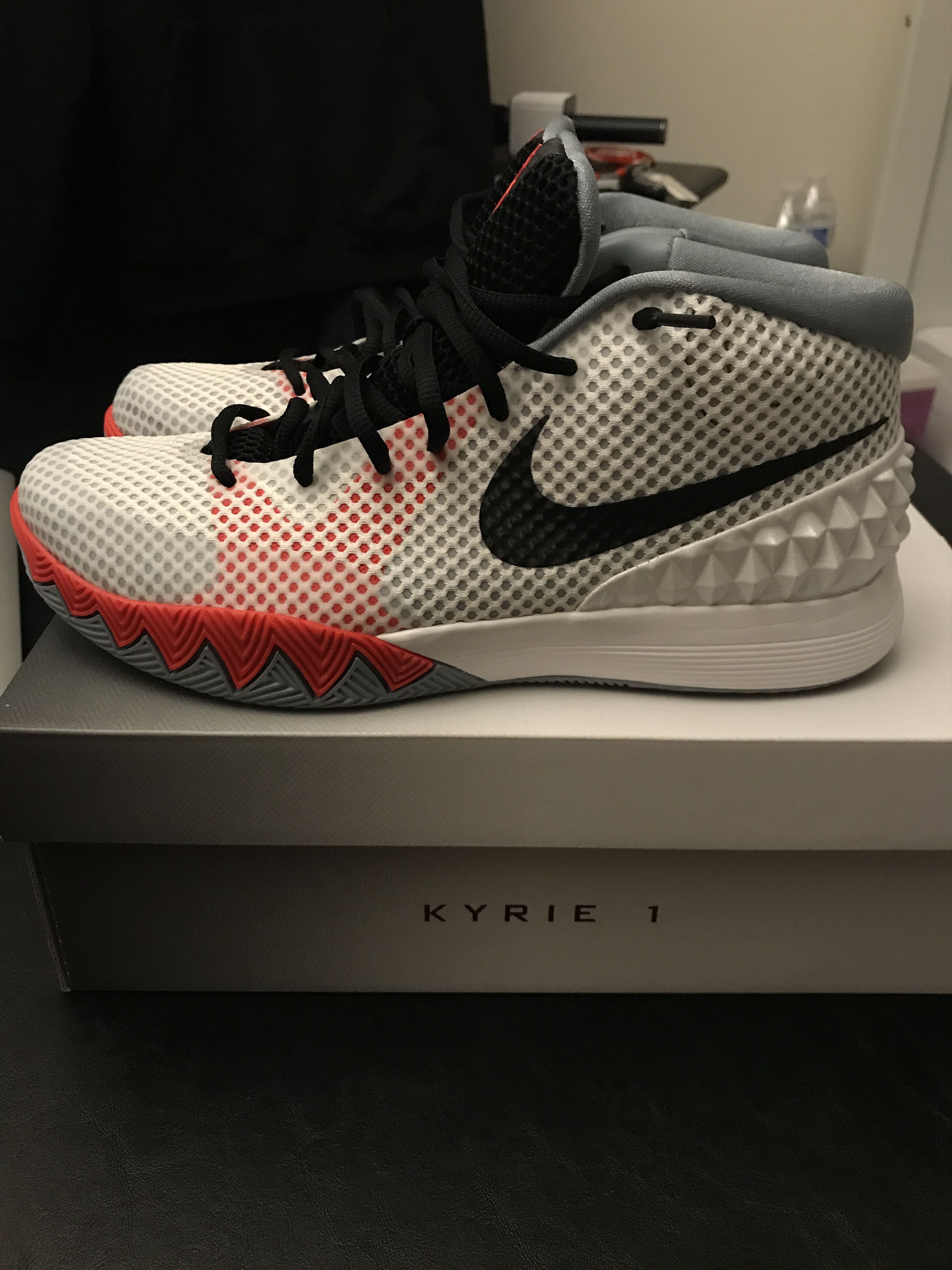 kyrie 1s