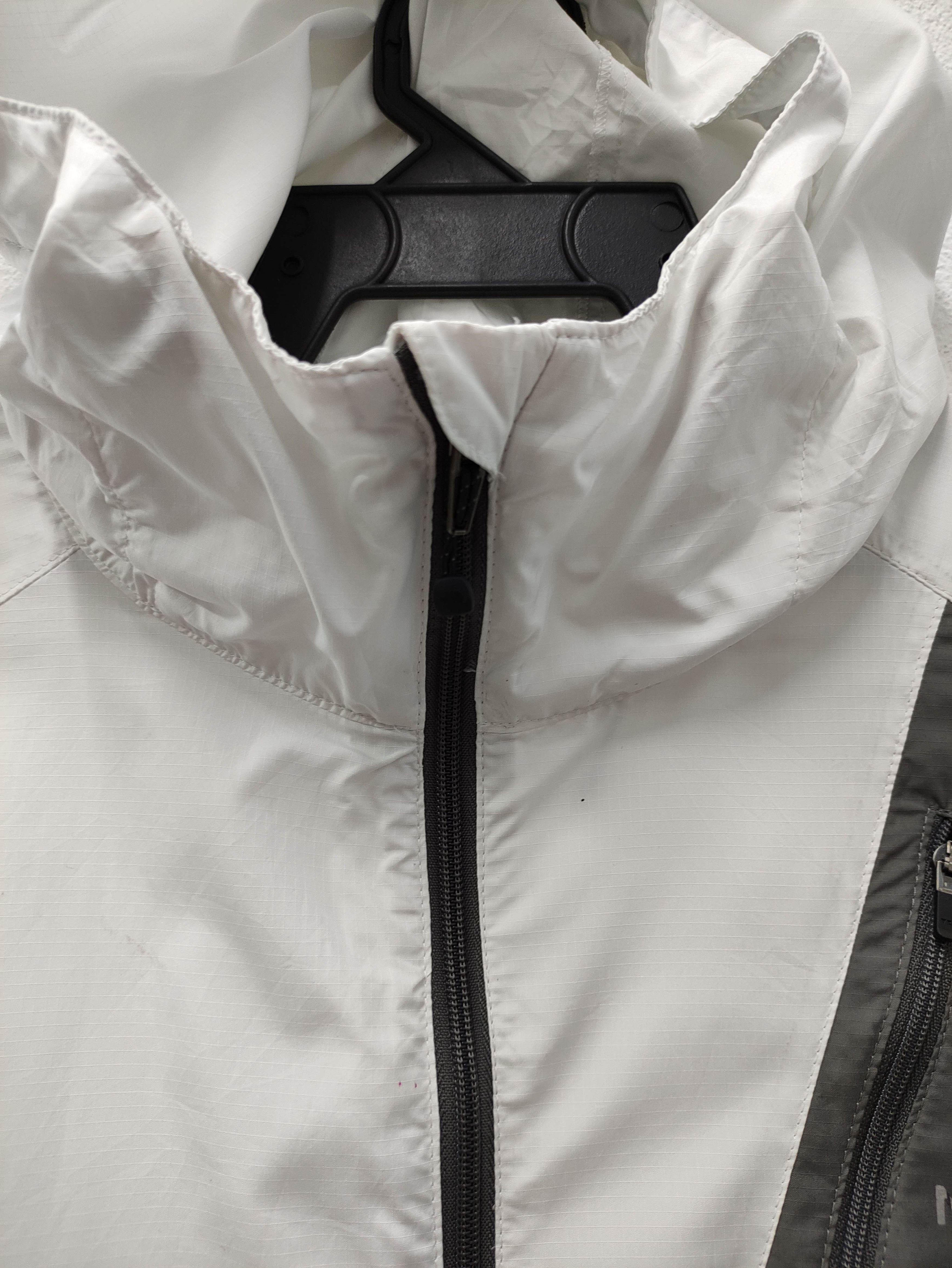 The North Face THE NORTH FACE MEN'S L HOODIE WINDBREAKER Size US L / EU 52-54 / 3 - 5 Thumbnail