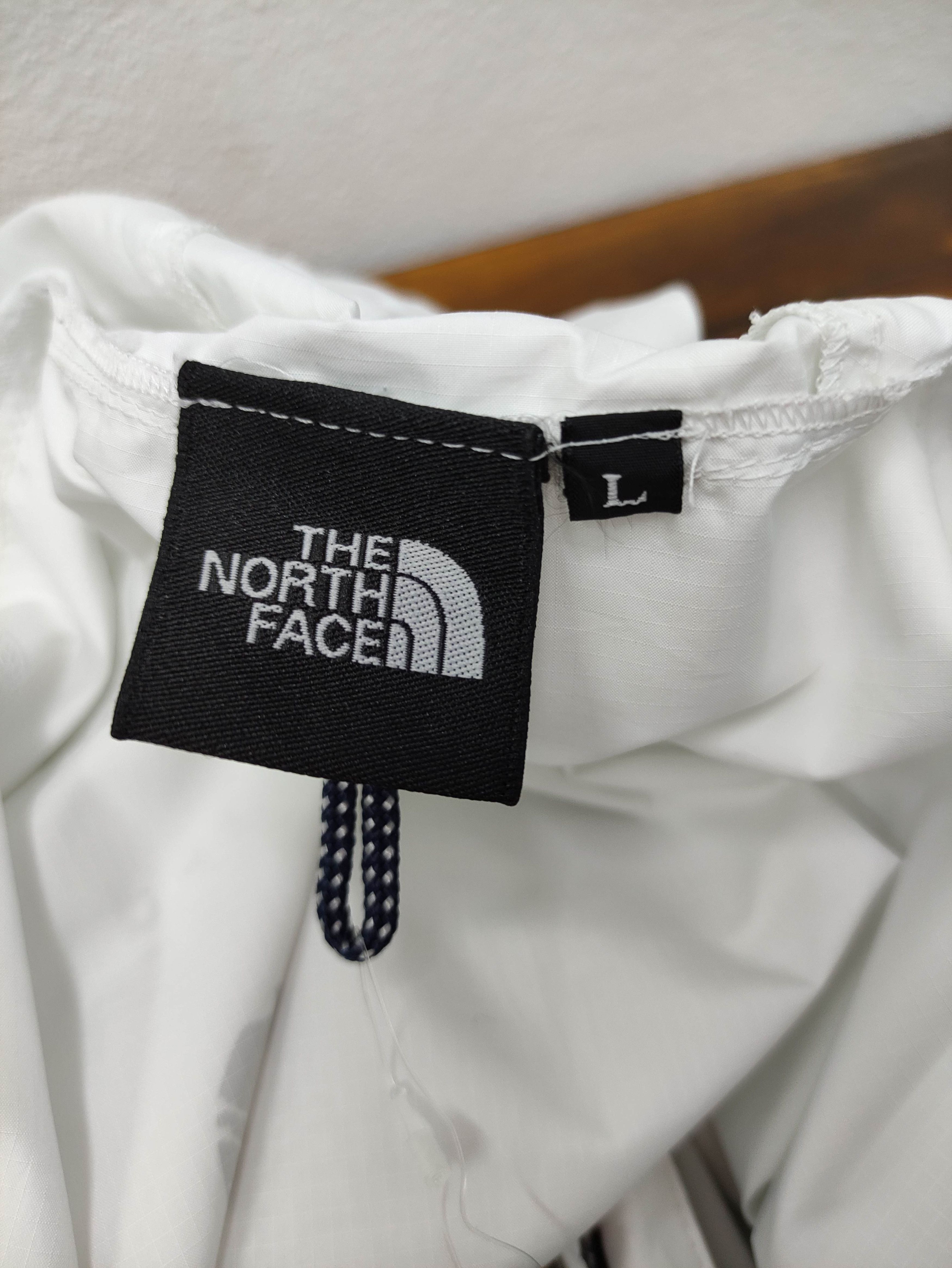 The North Face THE NORTH FACE MEN'S L HOODIE WINDBREAKER Size US L / EU 52-54 / 3 - 11 Thumbnail
