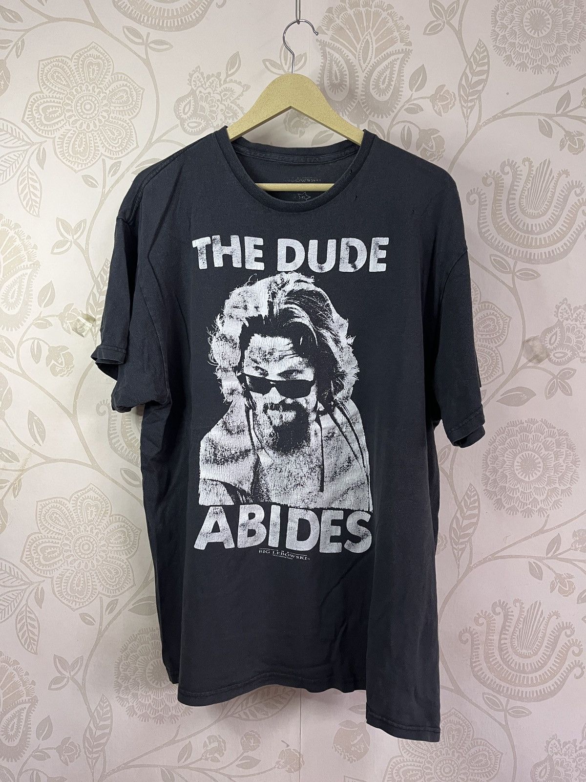 Universal Studios × Vintage Vintage Y2K Movie TShirt The Dude Abides Big Lebowski Size US L / EU 52-54 / 3 - 1 Thumbnail