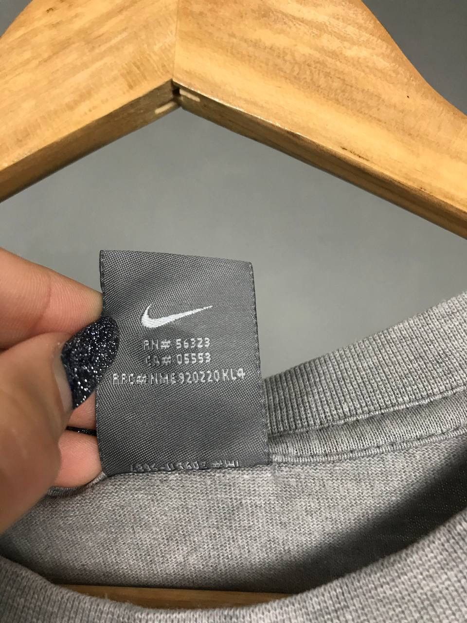 Nike × Vintage Nike swoosh streetwear vintage center logo tee Size US S / EU 44-46 / 1 - 7 Thumbnail