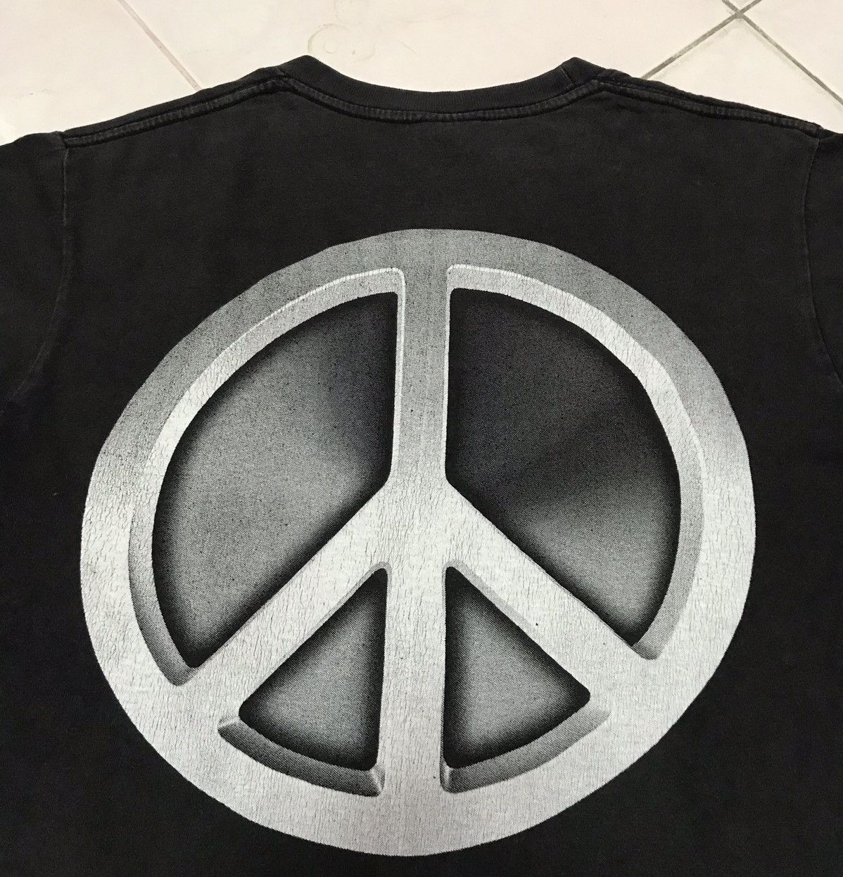 Japanese Brand 90s Vintage Sunfaded Old School Peace Sign Tee Size US M / EU 48-50 / 2 - 4 Thumbnail