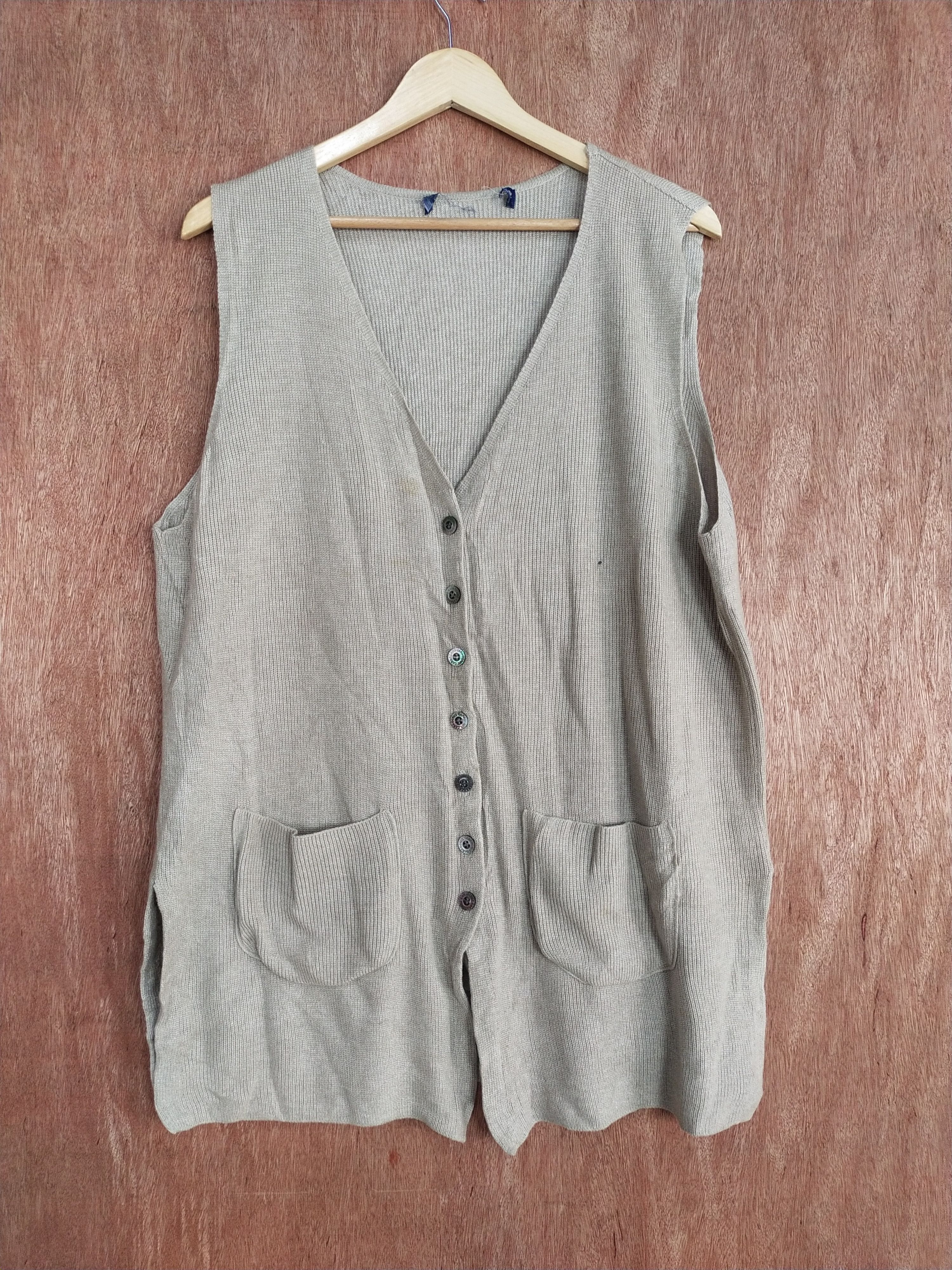 Vintage Caraocruz light brown sleeveless cardigan knitwearn #S171 Size US XL / EU 56 / 4 - 1 Thumbnail