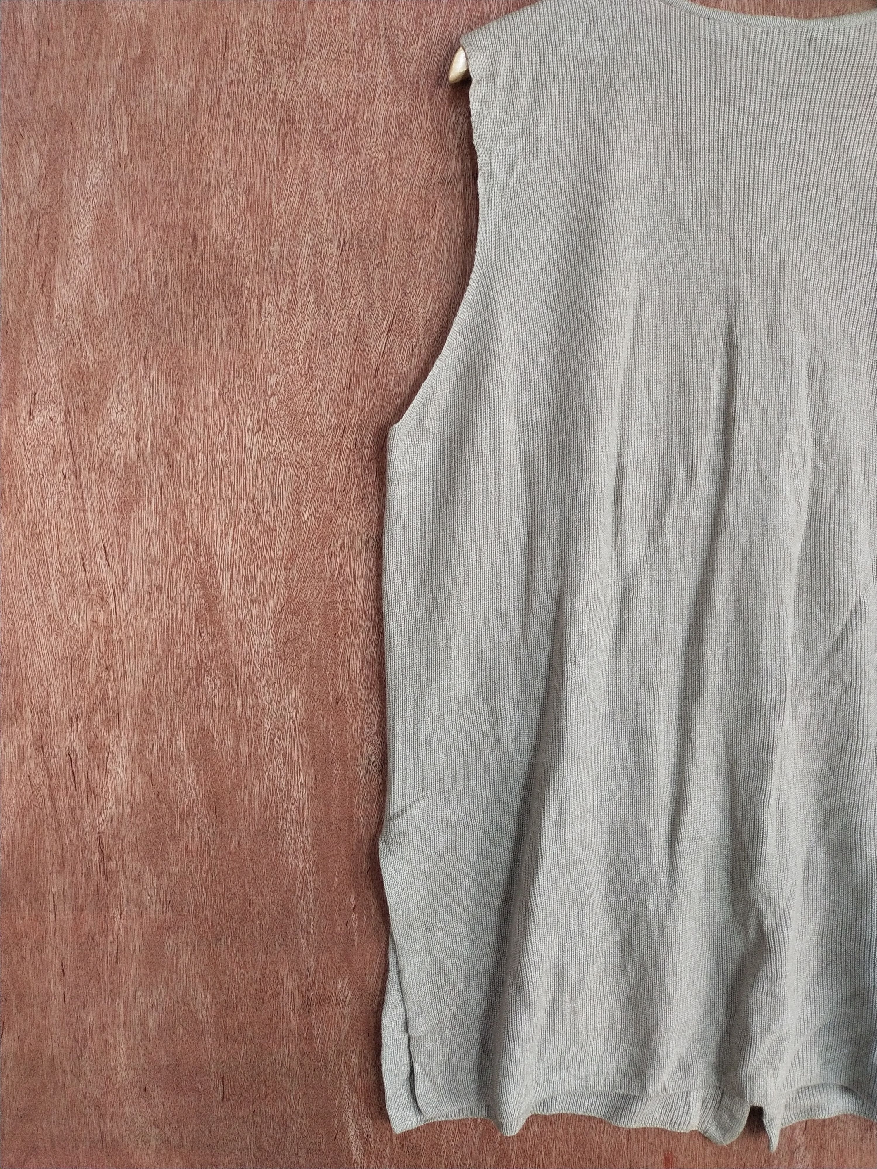 Vintage Caraocruz light brown sleeveless cardigan knitwearn #S171 Size US XL / EU 56 / 4 - 11 Thumbnail