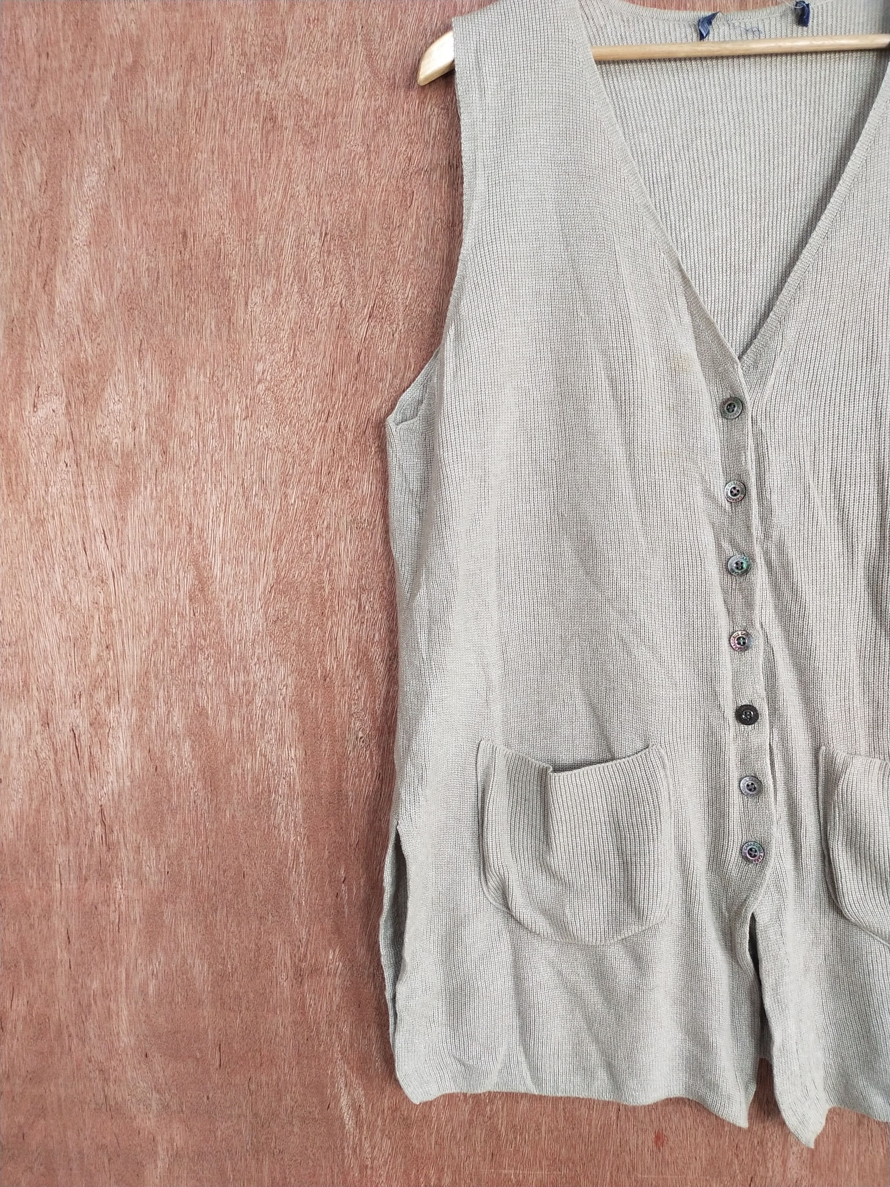 Vintage Caraocruz light brown sleeveless cardigan knitwearn #S171 Size US XL / EU 56 / 4 - 4 Thumbnail