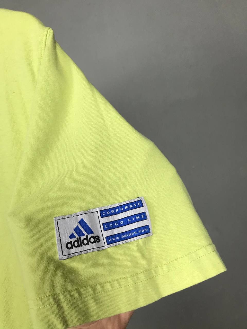Adidas × Vintage Adidas vintage streetwear center logo tee Size US M / EU 48-50 / 2 - 6 Thumbnail