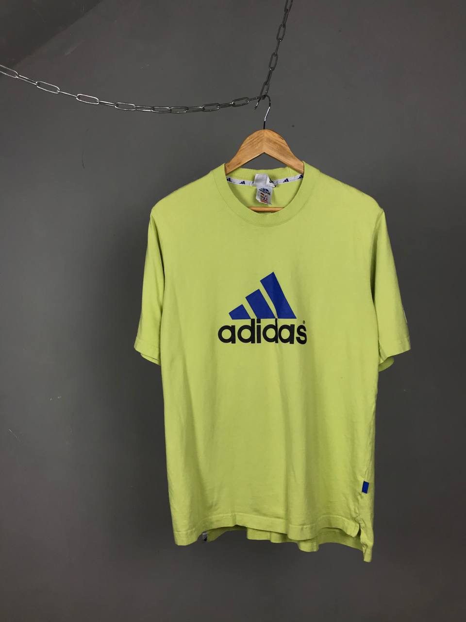 Adidas × Vintage Adidas vintage streetwear center logo tee Size US M / EU 48-50 / 2 - 1 Thumbnail