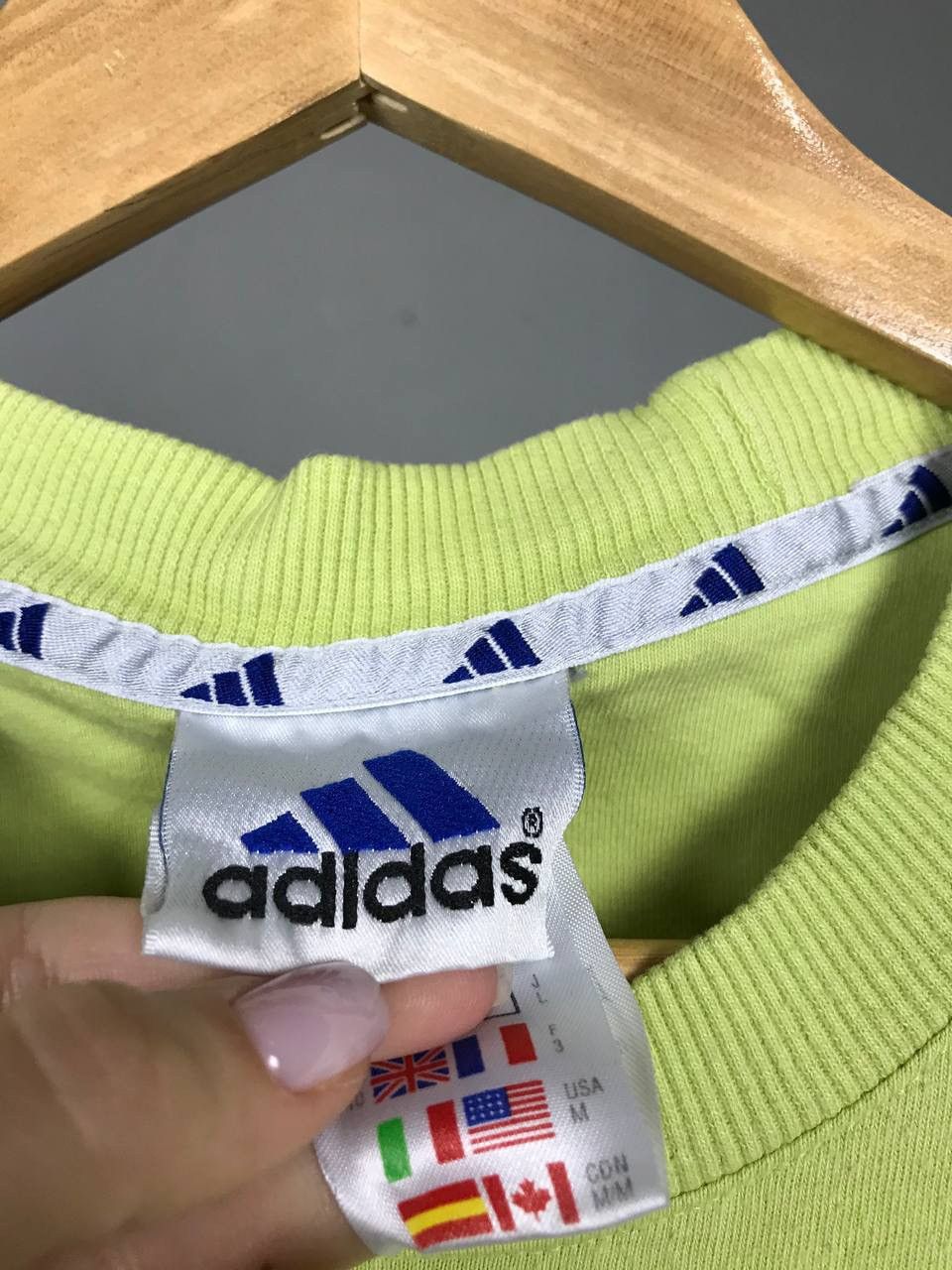 Adidas × Vintage Adidas vintage streetwear center logo tee Size US M / EU 48-50 / 2 - 3 Thumbnail