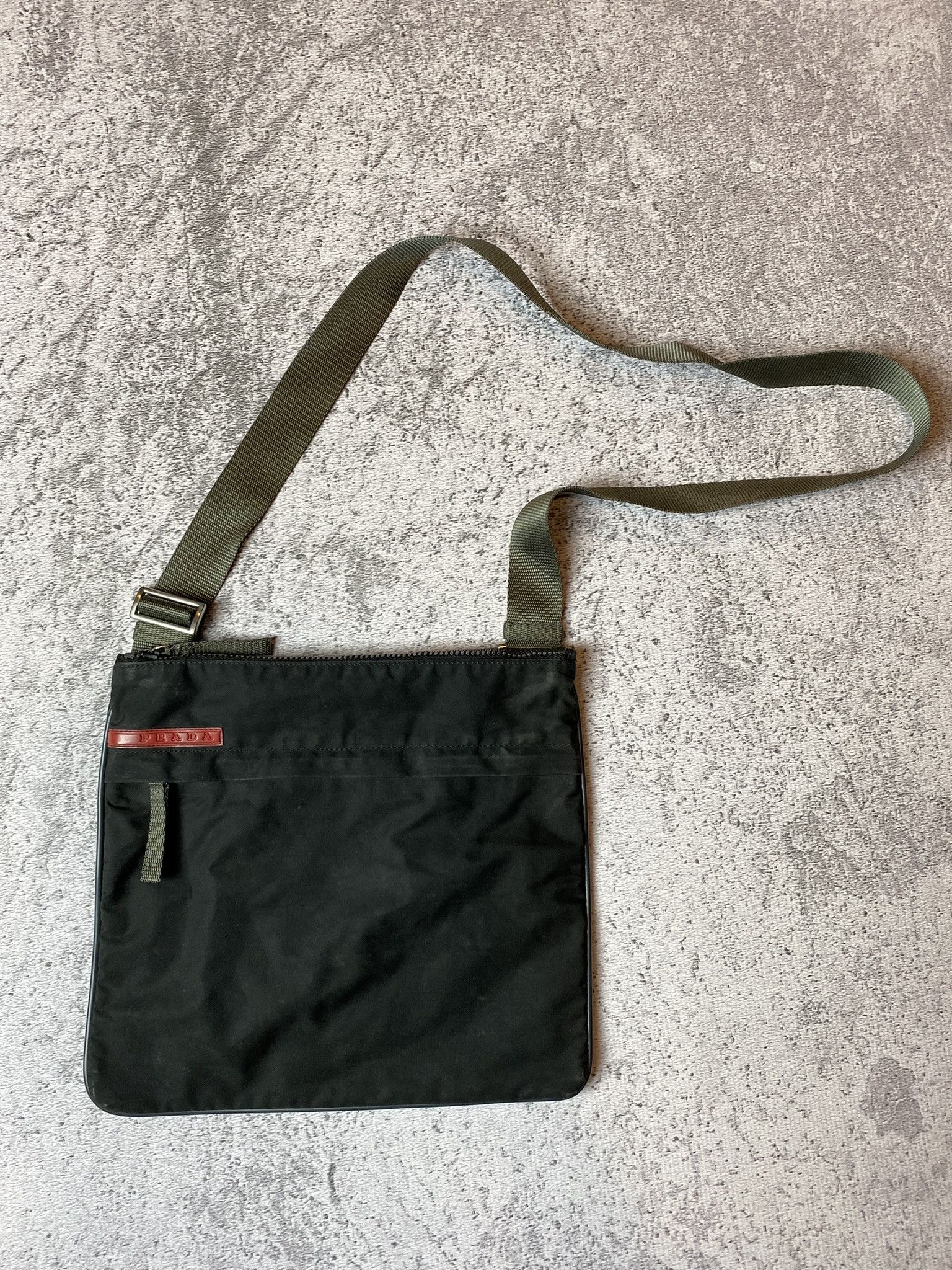 Luxury × Prada × Streetwear PRADA 00s VINTAGE SHOULDER HAND