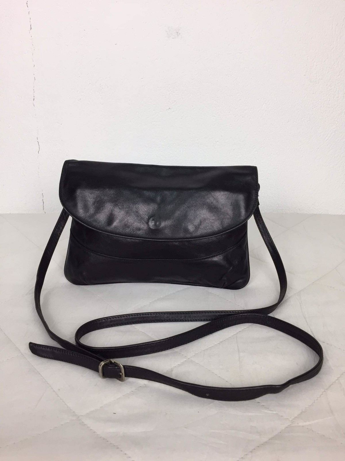 Genuine Leather Vintage Enny Italy Leather Crossbody Shoulder Bag Size ONE SIZE - 1 Thumbnail