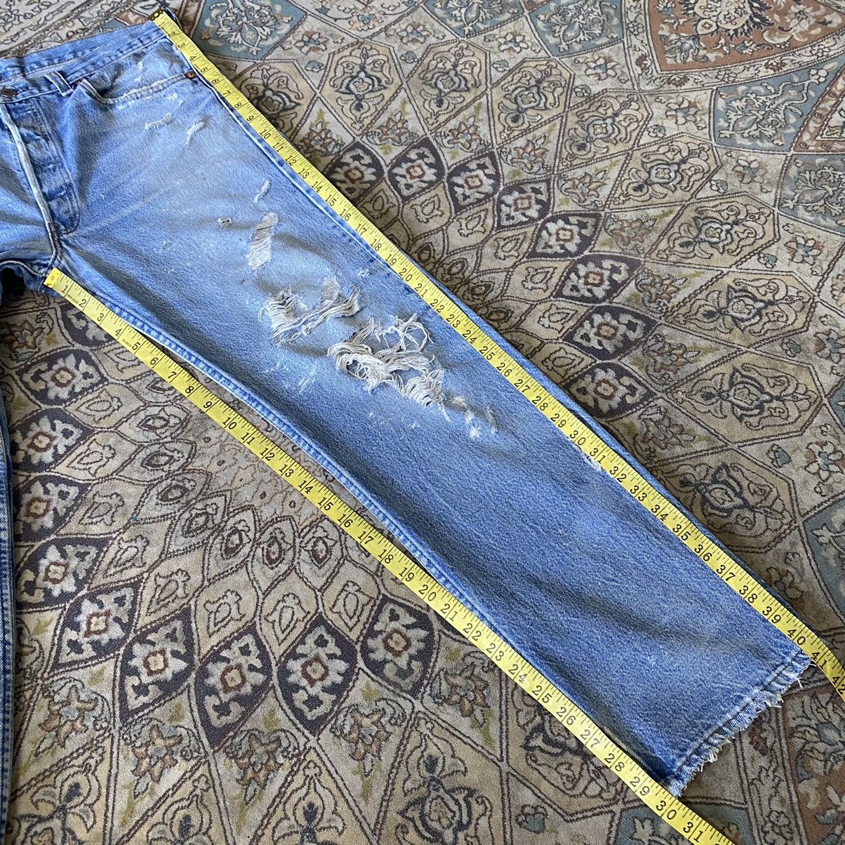 Levi's Vintage 90s Levis 501 Thrashed Jeans 34x30 USA Size US 34 / EU 50 - 23 Thumbnail