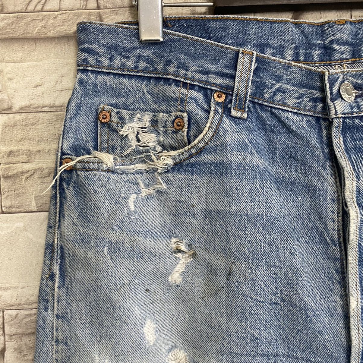 Levi's Vintage 90s Levis 501 Thrashed Jeans 34x30 USA Size US 34 / EU 50 - 5 Thumbnail