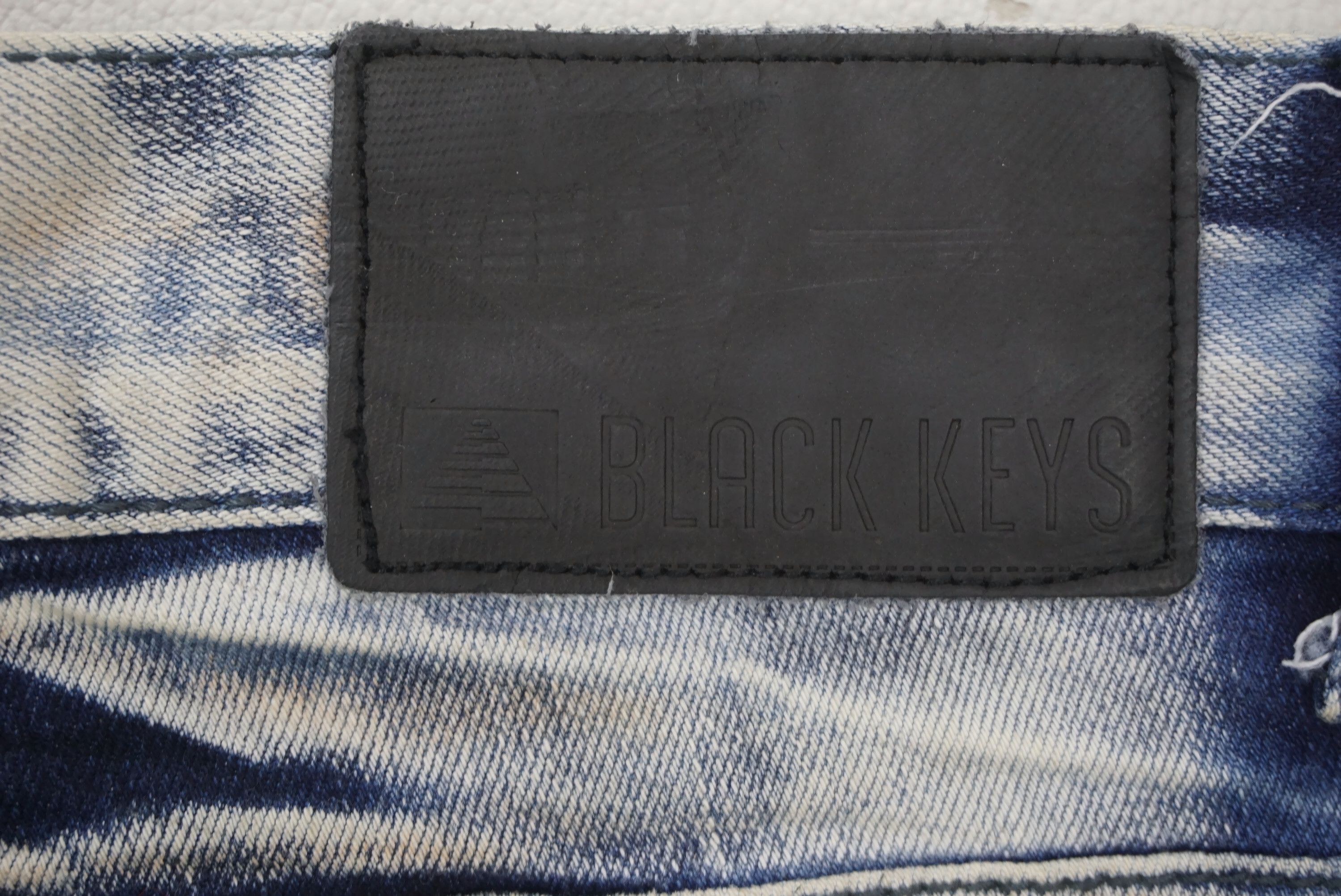 Japanese Brand Black Keys Denim Distressed Denim Irregular faded Jeans Size US 34 / EU 50 - 10 Thumbnail