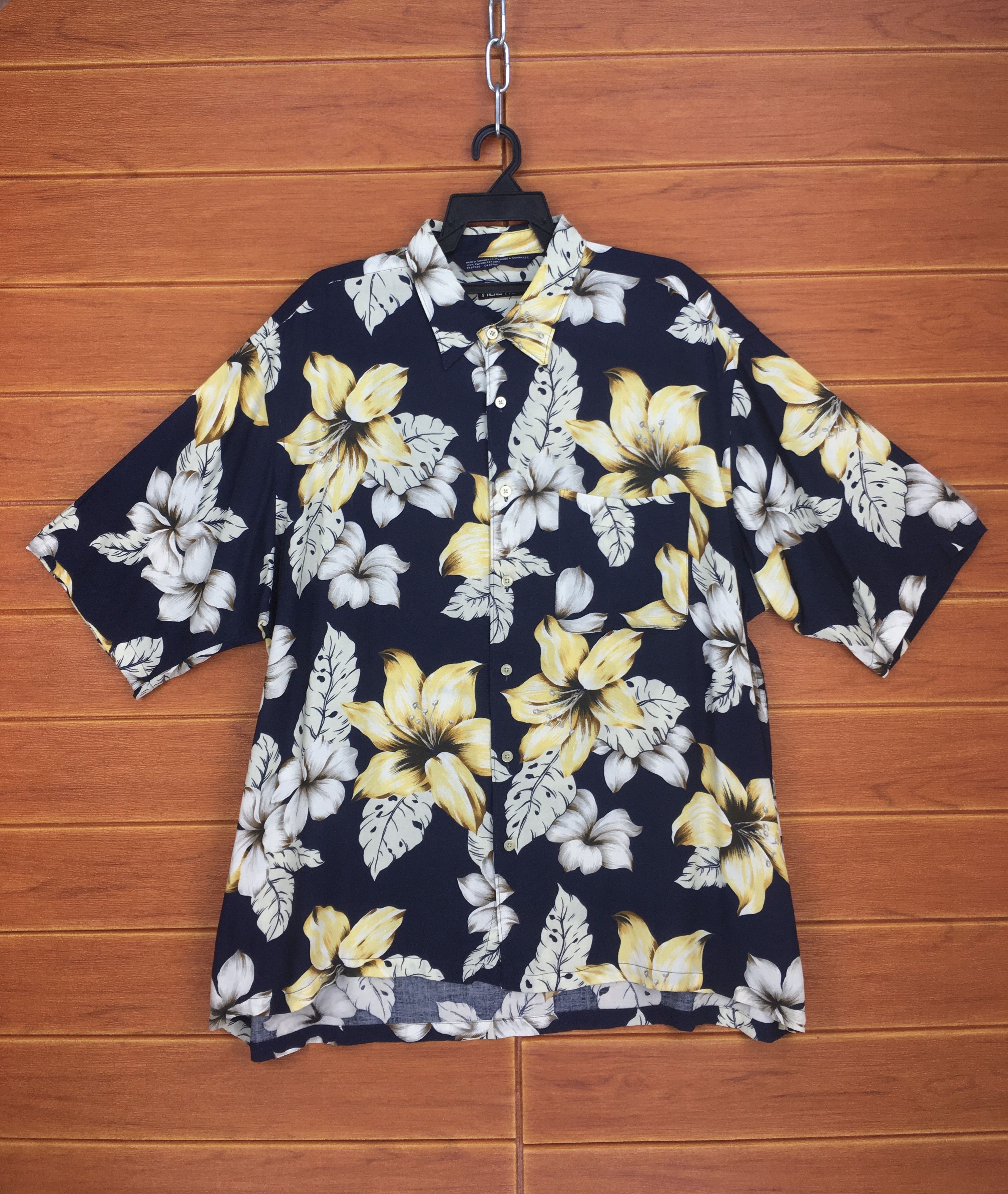 Nautica Vintage 90s NAUTICA 100% Rayon Hawaiian Shirt Size US XL / EU 56 / 4 - 1 Thumbnail