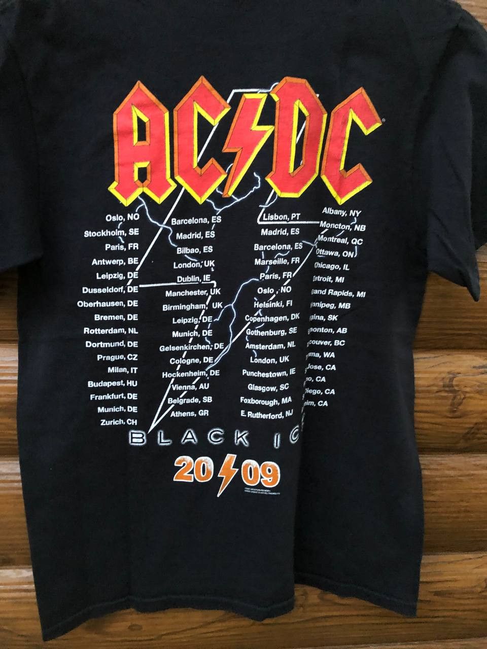Band Tees AC/DC 2009 vintage rock band tour tee Size US S / EU 44-46 / 1 - 5 Thumbnail