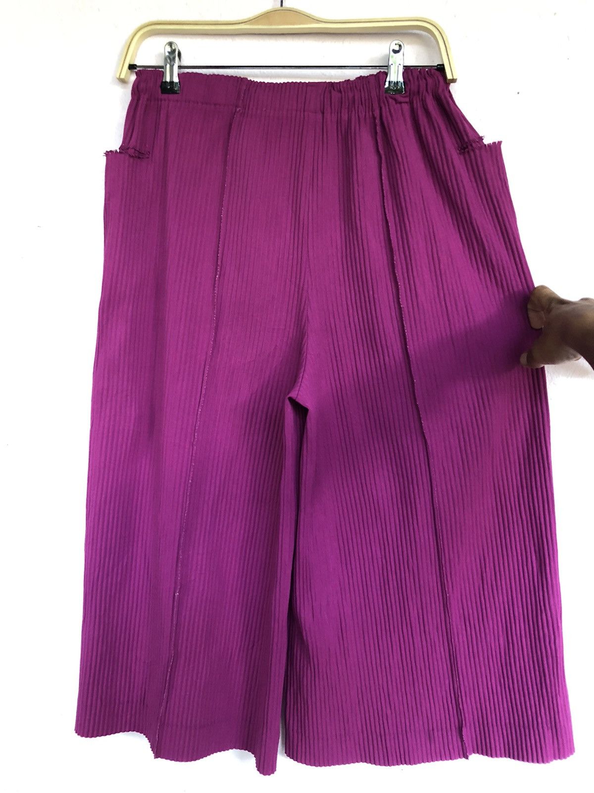 Issey Miyake Issey Miyake Pleated Cropped Wide Leg Trousers Pants Women Size 30" / US 8 / IT 44 - 4 Thumbnail