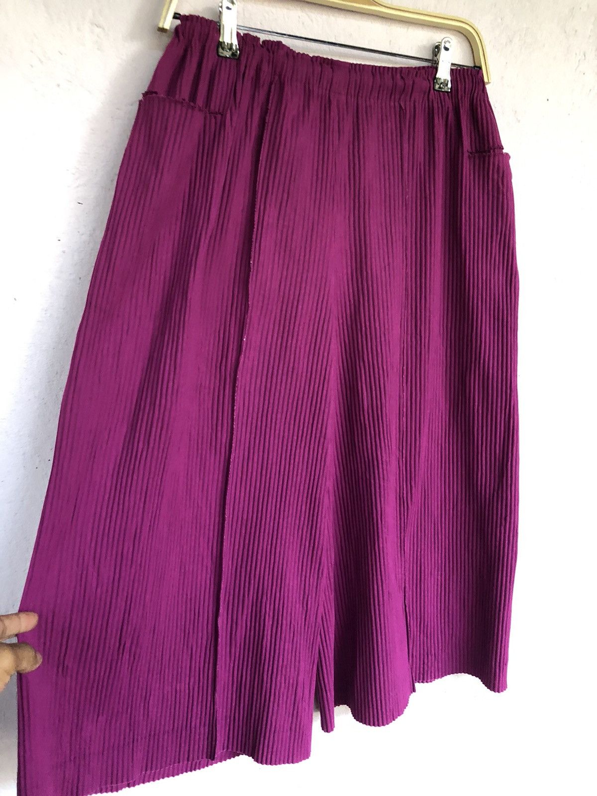Issey Miyake Issey Miyake Pleated Cropped Wide Leg Trousers Pants Women Size 30" / US 8 / IT 44 - 1 Thumbnail